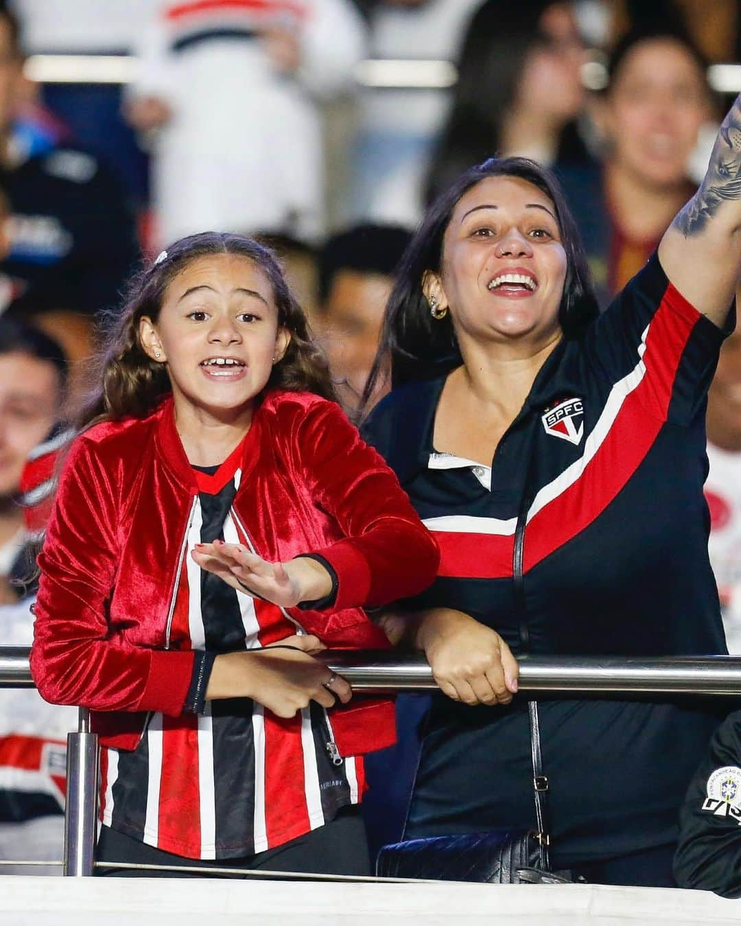 São Paulo FCさんのインスタグラム写真 - (São Paulo FCInstagram)「Uma quinta-feira especial pra quem é #TricolorDesdeSempre 🤩  #VamosSãoPaulo 🇾🇪」11月16日 23時16分 - saopaulofc