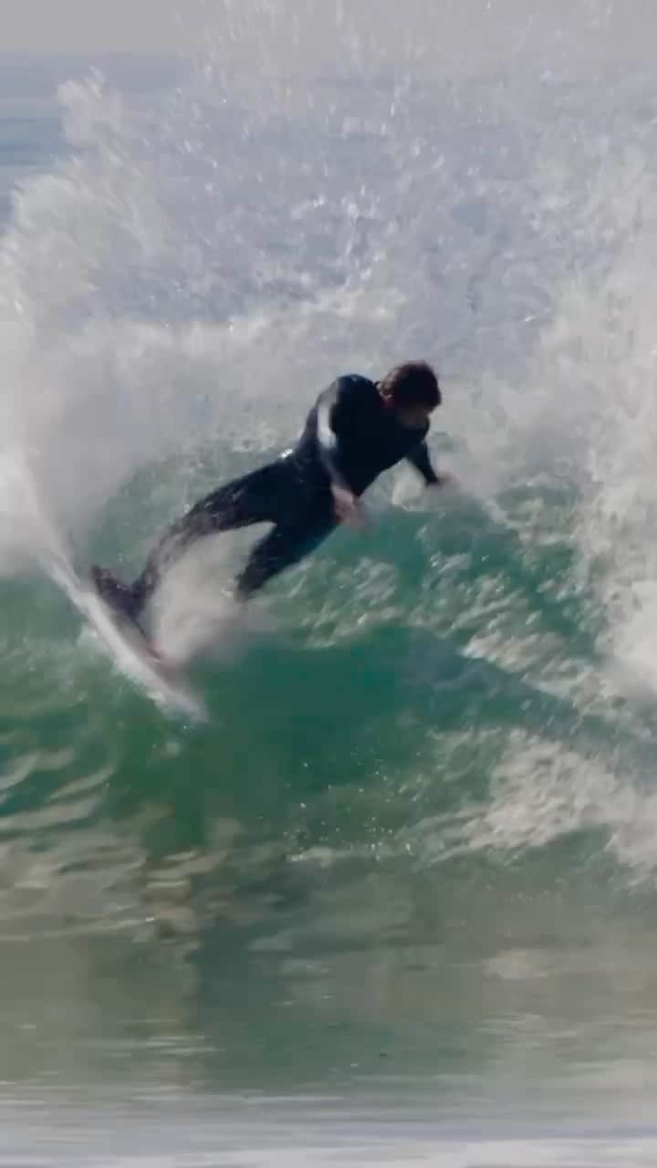 コロヘ・アンディーノのインスタグラム：「small wave power surfers … UNITE!」