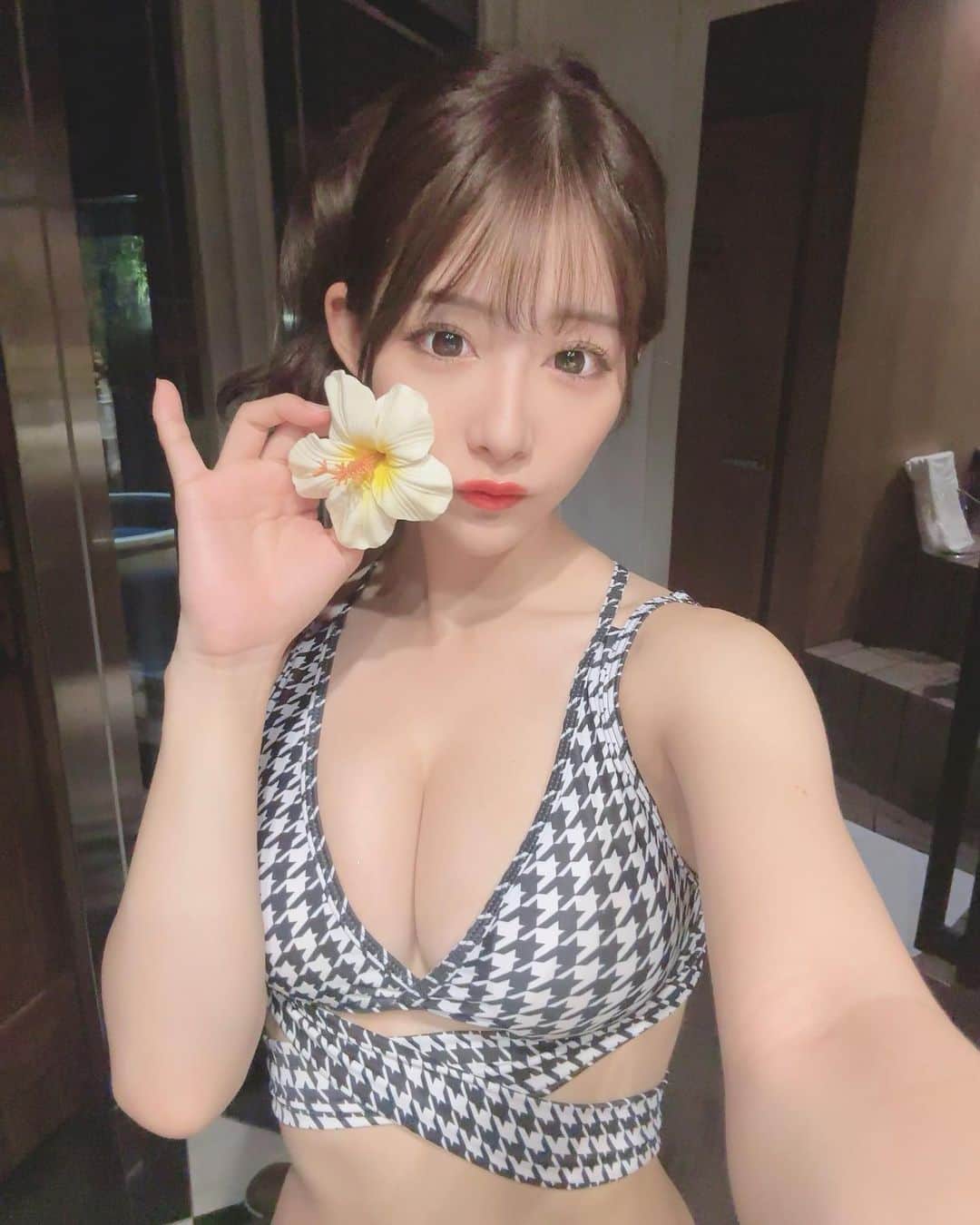花乃衣美優のインスタグラム：「#サウナ #cat_bo #rq #レースクイーン #花乃衣美優」