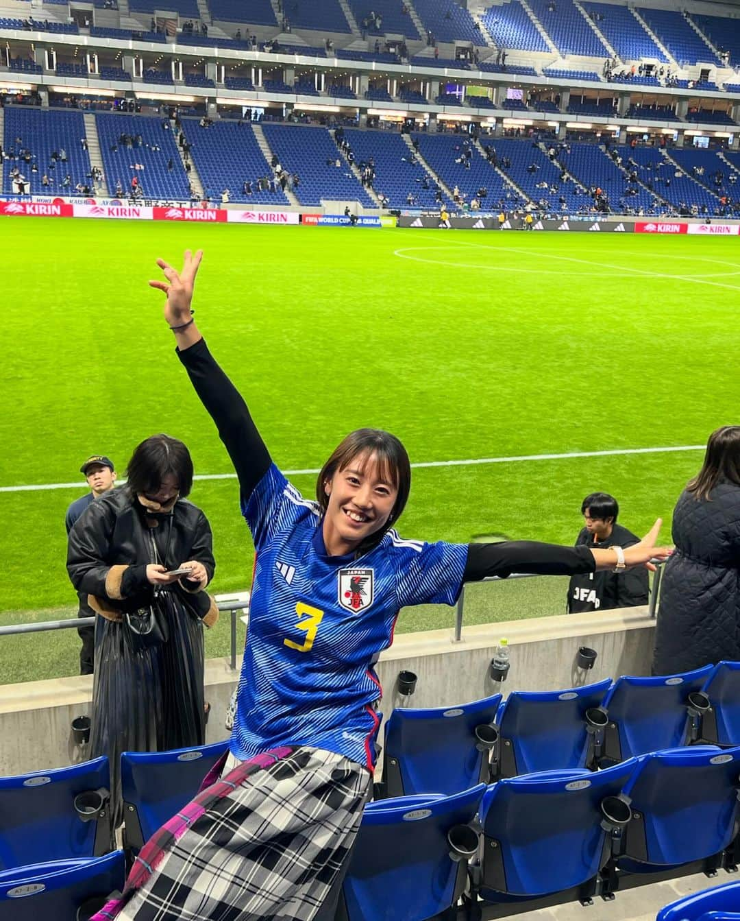 加藤未唯さんのインスタグラム写真 - (加藤未唯Instagram)「SAMURAI BLUE🩵💙⚽️  FIFAワールドカップ26アジア2次予選 日本vs ミャンマー 楽しかったー！！！ 5-0と圧倒して、いい刺激をもらいました🔥 他競技の観戦・応援するのおもしろいしハマりそう！ @adidastokyo ありがとうございました🙏 #adidas #soccer #samuraiblue  #サッカー #日本代表 #サムライブルー #森保ジャパン」11月16日 23時29分 - miyukato1121