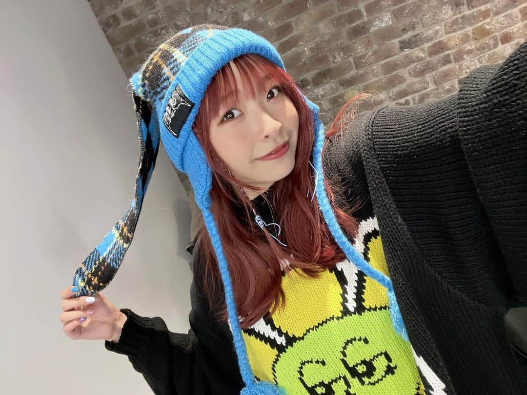 halcaのインスタグラム：「🩵🖤🩵🖤  #halca #knit」