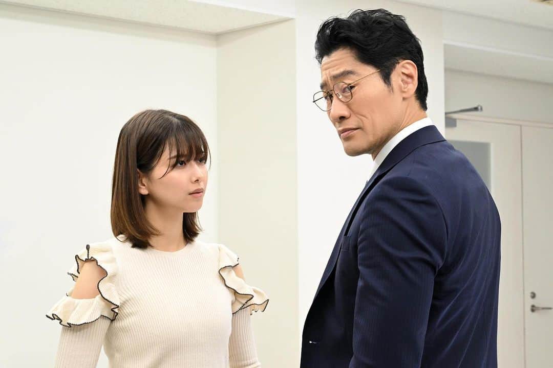 のインスタグラム：「. #ブラックファミリア 第7話まもなく放送スタート‼️  復讐をめぐり、家族に生じた亀裂💥 沙奈は、芸能事務所の斡旋オーディションへ潜入… 家族の思いを背負い、優磨が向かった先はー   今夜も #ブラックファミリア で  ぜひ感想お願いします✨」