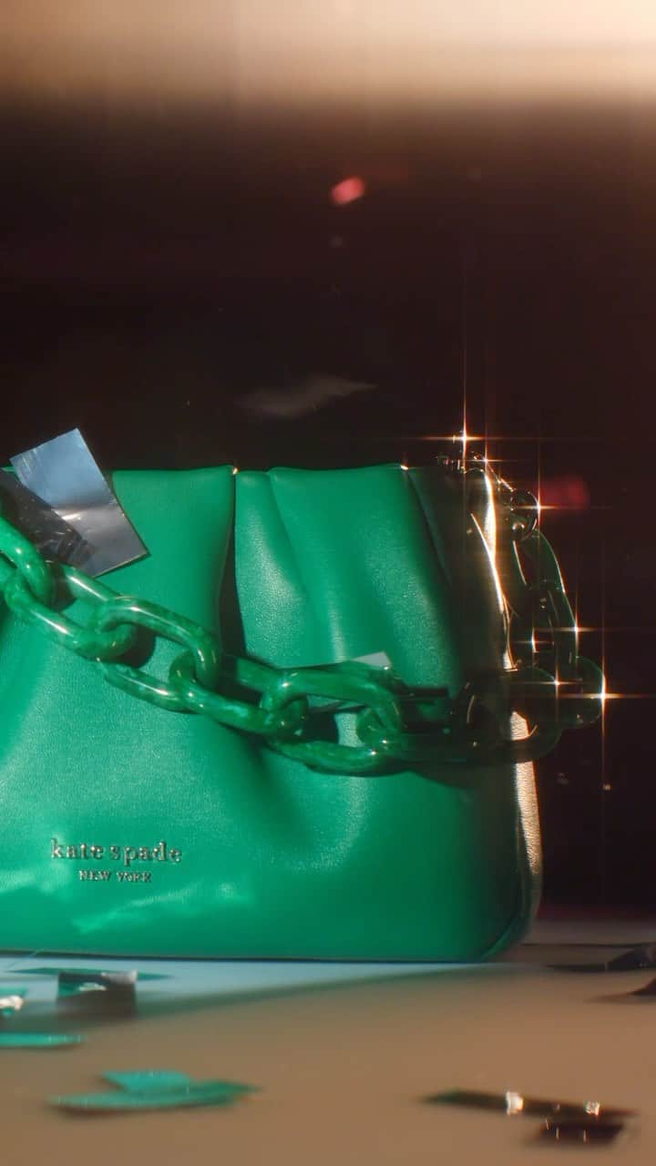 ケイト・スペードのインスタグラム：「Our new Souffle bag calls for a celebration. #katespadeny」