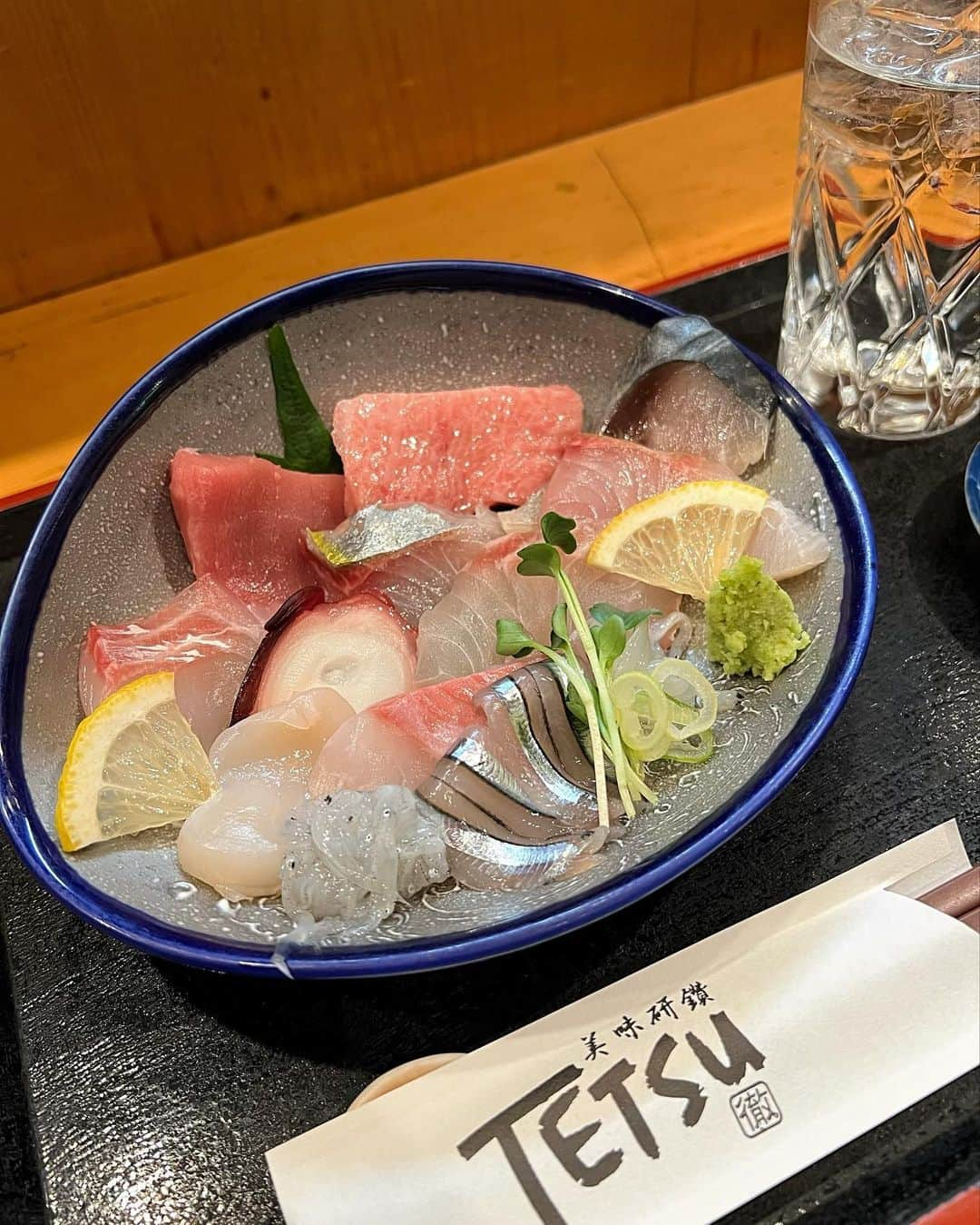 AYUNAさんのインスタグラム写真 - (AYUNAInstagram)「秋葉原で贅沢ディナー✨🐟✨  どのお刺身も新鮮で脂がのっていて本当に美味しかった〜🥺🍀  焼酎は2枚目の写真の1番左のいも焼酎をいただきました☺️💕  PR @tetsuyagoto #秋葉原接待 #秋葉原和食 #秋葉原日本酒 #秋葉原美味しい #秋葉原宴会 #秋葉原魚料理 #美味研鑽TETSU #秋葉原ディナー」11月16日 23時36分 - ayuna_0404