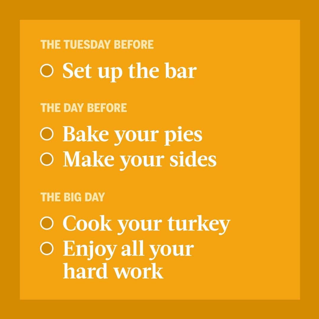 Food & Wineさんのインスタグラム写真 - (Food & WineInstagram)「If you start your prep tomorrow, this Thanksgiving is going to be a breeze. For our full T-Day plan, as well as all the recipes you could need to pull it off, head to the link in bio. ✍️: @spmaiden」11月17日 0時10分 - foodandwine