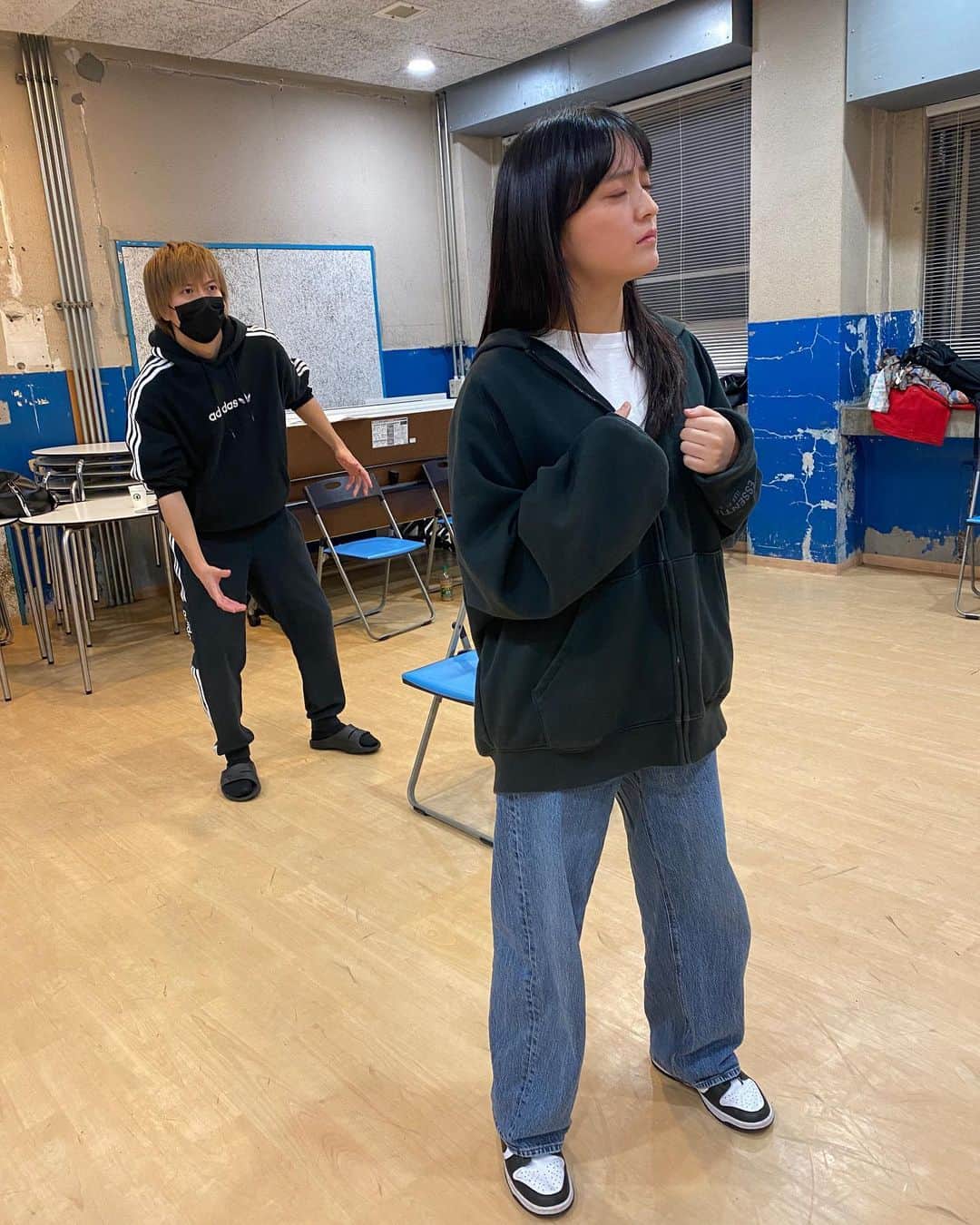 佐藤太一郎さんのインスタグラム写真 - (佐藤太一郎Instagram)「【稽古3日目】  吉本新喜劇 佐藤太一郎企画その２６『誘拐』の稽古3日目終了。 #山崎真実 さんがあざとおもろいです。 #松井勇歩 さんがカッコおもろいです。 #北代祐太 さんがなさけおもろいです。 #山本誠大 さんがおばかおもろいです。 #清井咲希 さんがかしこおもろいです。  🎫はこちら https://onl.bz/cqvyEEt」11月16日 23時47分 - satotaichiro_shinkigeki