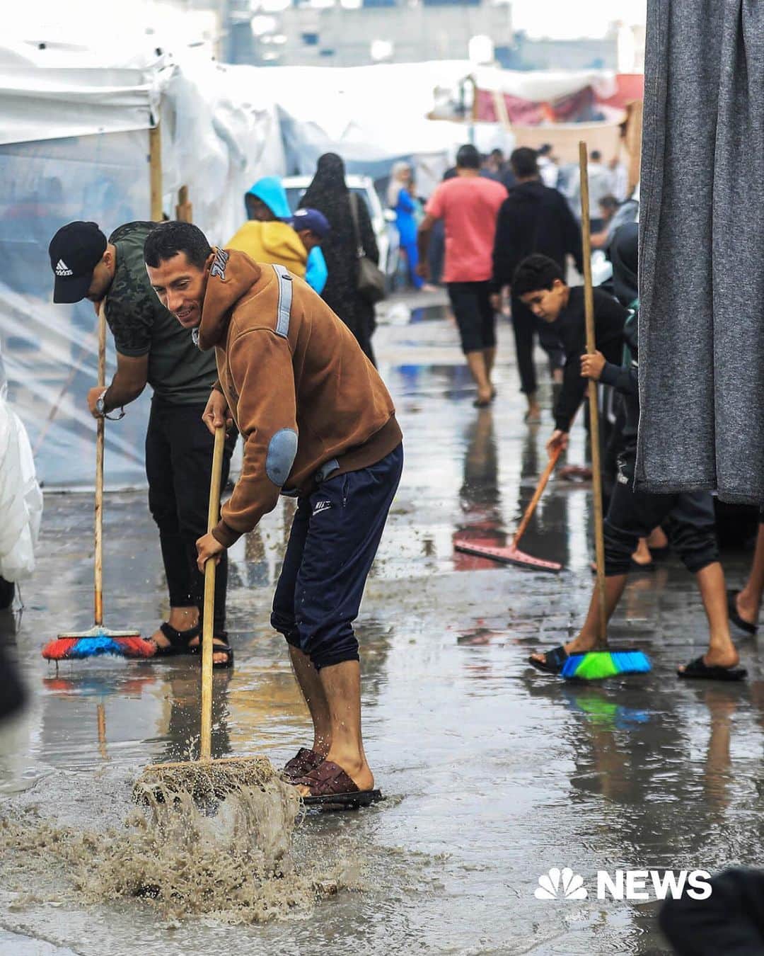 NBC Newsさんのインスタグラム写真 - (NBC NewsInstagram)「Heavy rain in Gaza on Tuesday brought new concerns and challenges for those living in the Palestinian enclave, many of whom are homeless and living in makeshift tents after weeks of Israeli bombardment.  The start of the rainy season and the possibility of flooding increased fears that the densely populated enclave’s sewage system will be overwhelmed and disease will spread.  Ahmed Bayram, a spokesperson for the Norwegian Refugee Council, said the start of the rainy season could mark “the most difficult week in Gaza since the [military] escalation began.”  “Heavy rains will mean more impeded movement for people and rescue teams,” he said. “It will make it harder to save people stuck under the rubble, or to bury the dead, all of this amidst ceaseless bombardment and a fuel shortage catastrophe.”  Read more at the link in the bio.」11月16日 23時47分 - nbcnews
