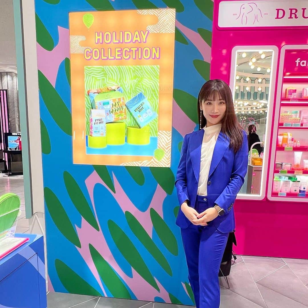 せとまみのインスタグラム：「伊勢丹新宿本店×ドランクエレファントPOPUP🐘💕  特別ルームのソファに一緒に並んで座りながらカウンセリングを受けていただくというマミ様アドバイスイベントが先日(11/13)無事終わりました  感極まって泣いてくださるマミーズ、ずっと手を繋いでくださったマミーズ、ハグしてくださったマミーズ　いつもよりグッと近い距離感で、とても暖かい気持ちになりました💝　 ※特別ルームには営業担当の社員さん、ドランクエレファントスタッフさんもいるから安心してね(何を)  ありがたいことにたくさんのお声を受けまして12/3(日)追加開催決定👏‼️ 売り場ではなくプライベート空間なので周りを気にせずに時間内であれば色々あれこれなんでも訊いてくださいね😉　お写真タイムももちろんあるよ📷  12月3日イベント分の応募開始は11/17正午🕛東京でのイベントはおそらくこれが本当に今年最後になると思うので全力で「良いお年を」をさせていただきますね！  お会いできるのを楽しみにしております🥰」