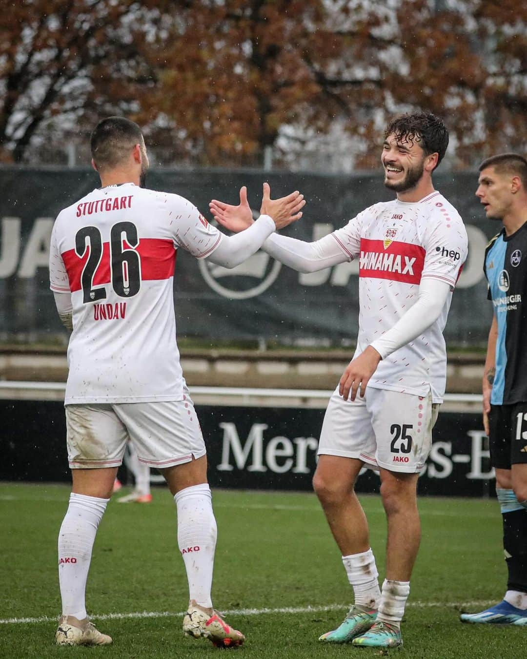 VfBシュトゥットガルトのインスタグラム：「Testspielsieg! ⚽️ Unsere Jungs zeigen eine überzeugende Leistung und siegen verdient gegen den 1. FC Nürnberg mit 2:0. 👏 Torschützen des Tages: @haraguchi_genki_official (48‘) und @lilian.egloff (56‘) ⚽️⚽️. _ #VfB #VfBFCN 2:0 #vfbstuttgart #vfbstuttgart1893 #auscannstatt #furchtlosundtreu #VfBInsta」