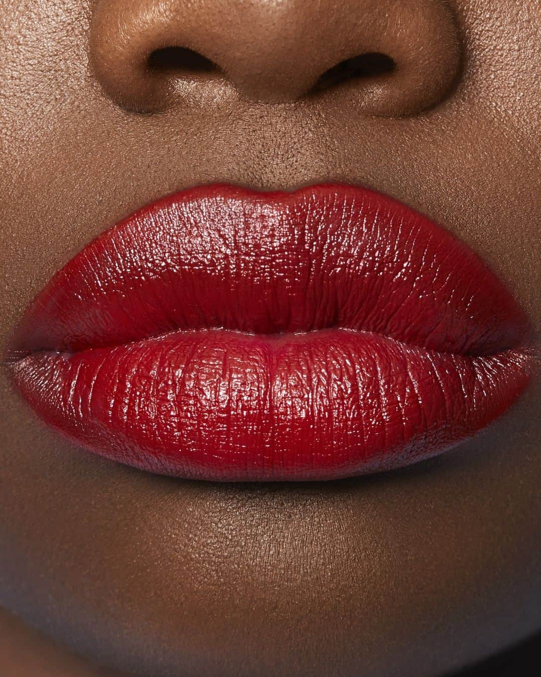 Motives Cosmeticsさんのインスタグラム写真 - (Motives CosmeticsInstagram)「The perfect Holiday Red 💋 does exist.⁠ ⁠ Save now on our Motives Lip Kit in "Truth Hurts" and be holiday ready✨with just one swipe.⁠ ⁠ Tap to shop 🎁⁠ ⁠ #redlip #giftsforher #shopping #holidays #holidayred」11月16日 23時58分 - motivescosmetics