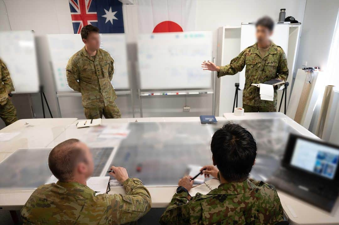 陸上自衛隊さんのインスタグラム写真 - (陸上自衛隊Instagram)「令和５年９月、陸上自衛隊特殊作戦群は、豪陸軍特殊作戦コマンドと実動訓練を実施しました。 本訓練を通じ、特殊作戦群は、特殊作戦に係る作戦遂行能力を向上させるとともに、「特別な戦略的パートナー」である豪州との一層の連携強化及び「自由で開かれたインド太平洋」の維持・強化に寄与しました。 https://youtu.be/kn9inxgNUgs   The Special Operations Group, JGSDF, conducted a field training exercise with the Special Operations Command Australia in September 2023. They improved operational capabilities with regard to special operations and strengthened cooperation with Australia, special strategic partner of Japan, and maintaining a Free and Open Indo-Pacific. https://youtu.be/kn9inxgNUgs」11月17日 0時00分 - jgsdf_pr