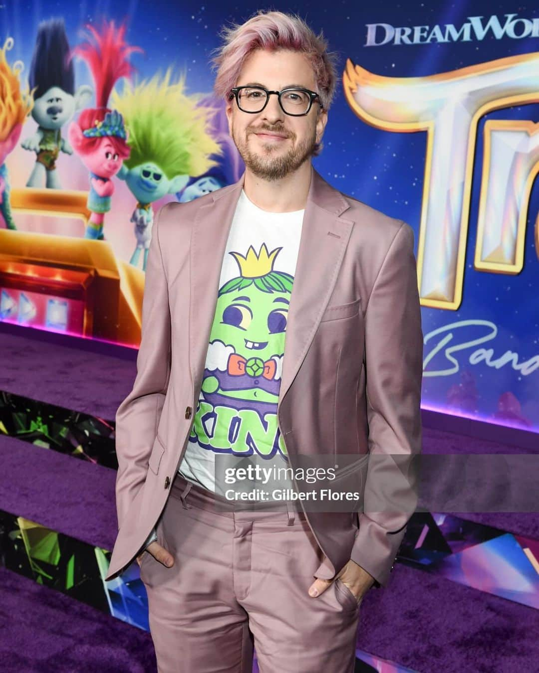 クリストファー・ミンツ＝プラッセのインスタグラム：「TROLLS BAND TOGETHER OUT TOMORROWWWWW I love this movie. I love these movies. I hope we get to make 25 more. I love Getty images GET YUR TIX NOWWWW  Hair n makeup by the goat - @florido」