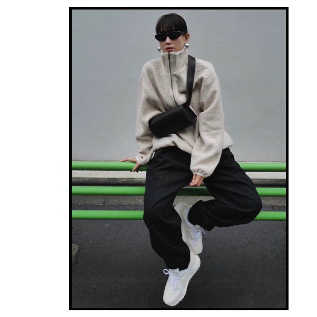 JUNNAのインスタグラム：「🧸🧸🧸  最近履いているもこもこ☁️スニーカー👟  @date_sneakers_jp  @date_sneakers   「D.A.T.E.」より登場した日本限定のテデイモデル  発売を記念したローンチイベントは11月17,18日 原宿の"JUNCTION Space"  #pr」
