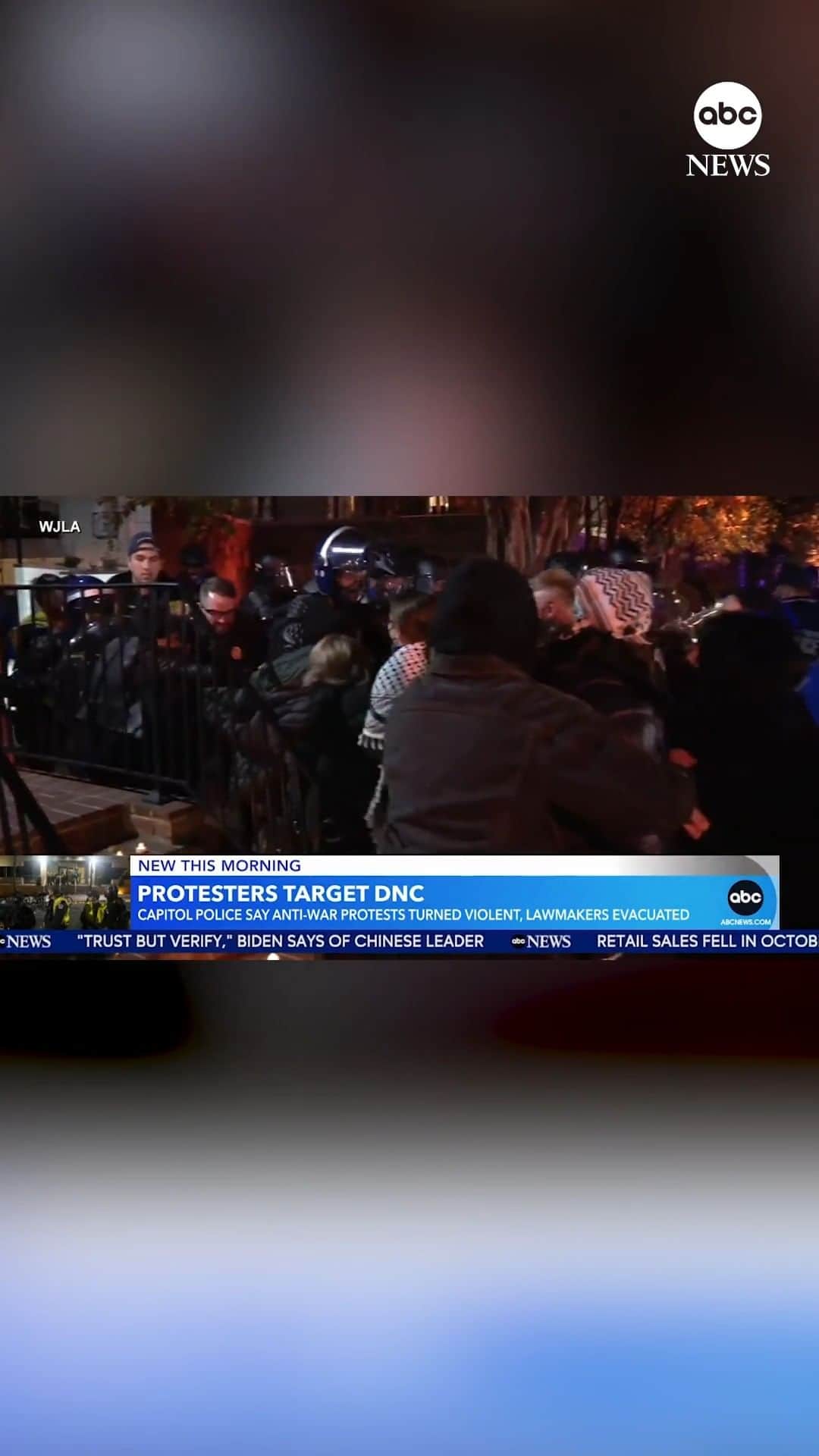 ABC Newsのインスタグラム：「More than 100 protesters swarmed the outside of the Democratic National Committee in Washington, D.C., leading to a violent confrontation with Capitol Police. One arrest was made for an assault on an officer and six officers sustained injuries, Capitol Police said.  Lawmakers inside the building were evacuated. Senior Congressional Correspondent @itsrachelscott has the latest.」