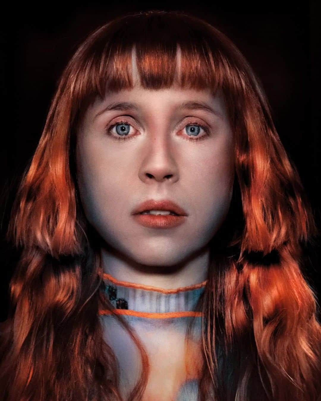 The New Yorkerのインスタグラム：「Since 2020, the artist and musician Holly Herndon and her husband, Mathew Dryhurst, have been refining Holly+, a machine learning model trained on Herndon’s voice. Holly+ represents the future that the pair anticipates for music, art, and literature: a world of “infinite media,” in which anyone can adjust, adapt, or iterate on the work and traits of others. The two have also been working to establish a way for artists to determine whether, and how, their work is used in the data that trains A.I. models. Herndon rejects the idea that an A.I. system could become “the best artist.” “There are cool, sophisticated systems, but they are nowhere near as sophisticated as this,” Herndon said, while gesturing toward herself. “This is remarkable.” At the link in our bio, read more about how Herndon navigates the tensions between art and A.I. Photographs by @carlarossi__ for The New Yorker.」