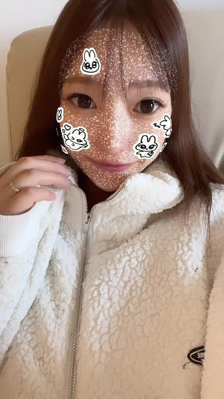 黒咲ななのインスタグラム：「. . 急に冬☃❄ 寒すぎ問題 . . #selfie」