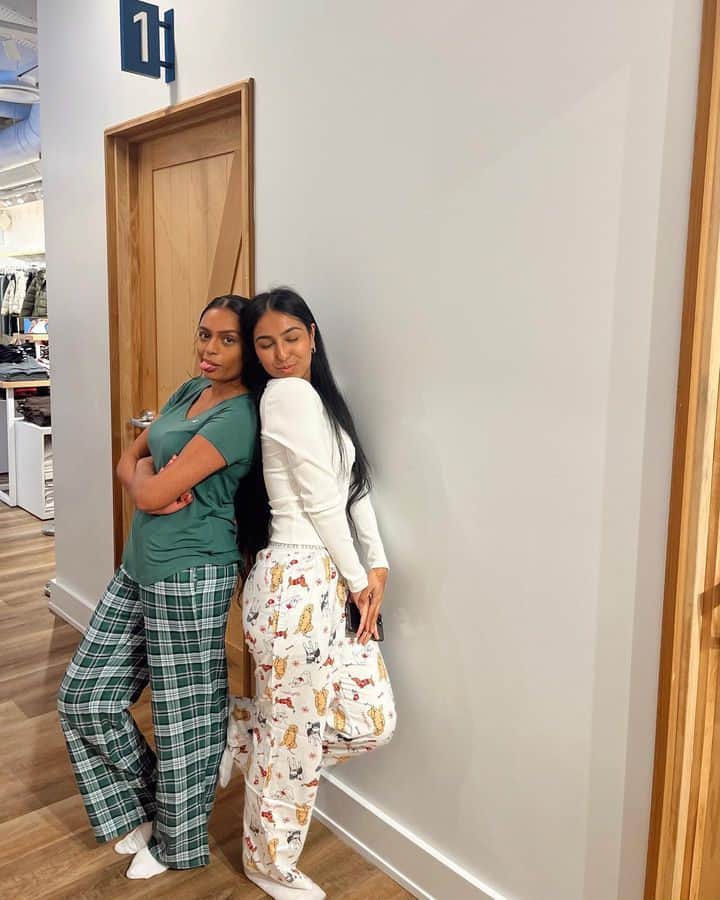 Hollister Co.さんのインスタグラム写真 - (Hollister Co.Instagram)「24/7 pajama pants really living up to their name at @stjamesquarter_hco」11月17日 1時00分 - hollister