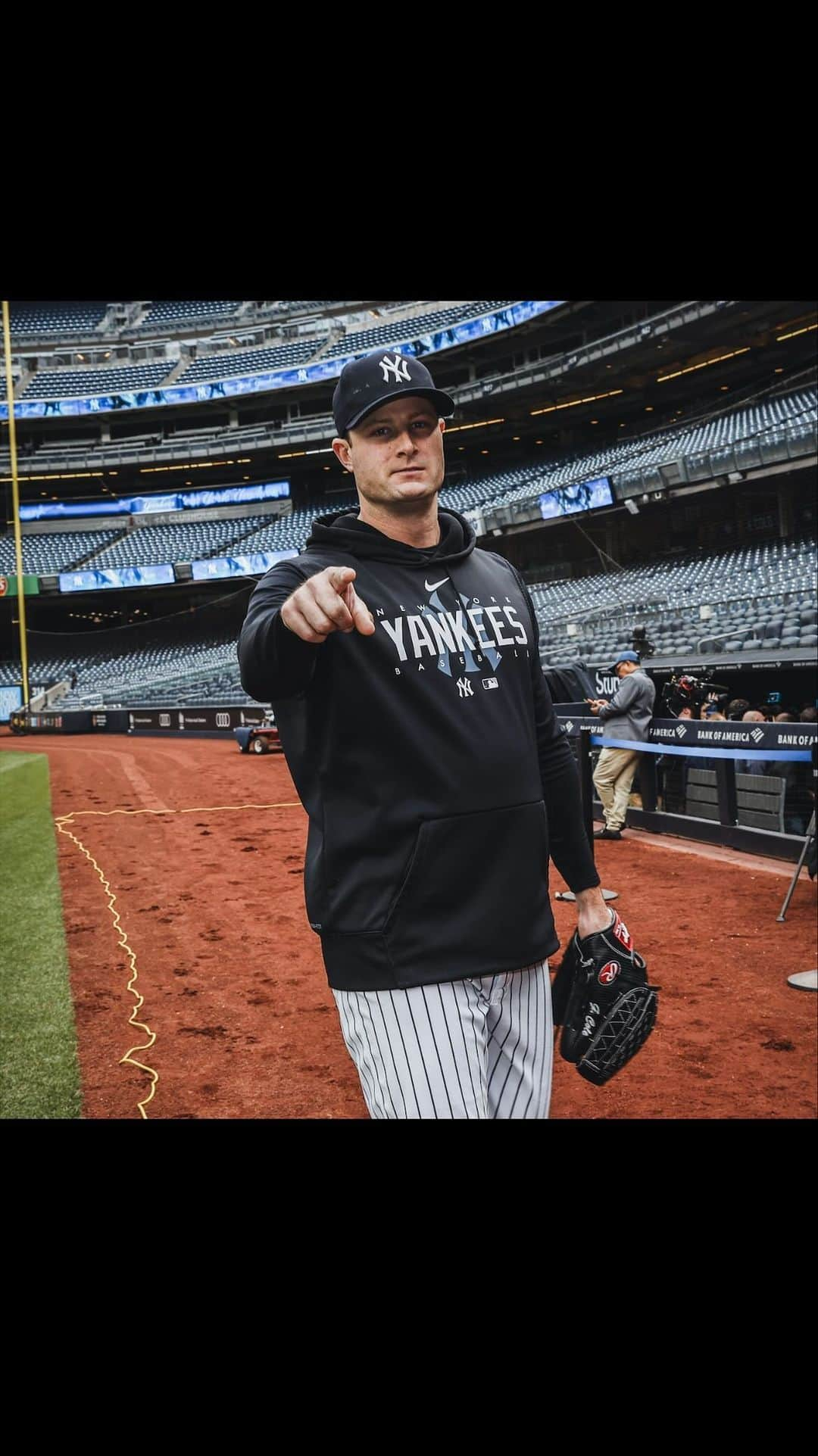 ニューヨーク・ヤンキースのインスタグラム：「Cy Young Winner ✅ World-Class Singer ✅ Food Connoisseur ✅  Our Ace does it all.」