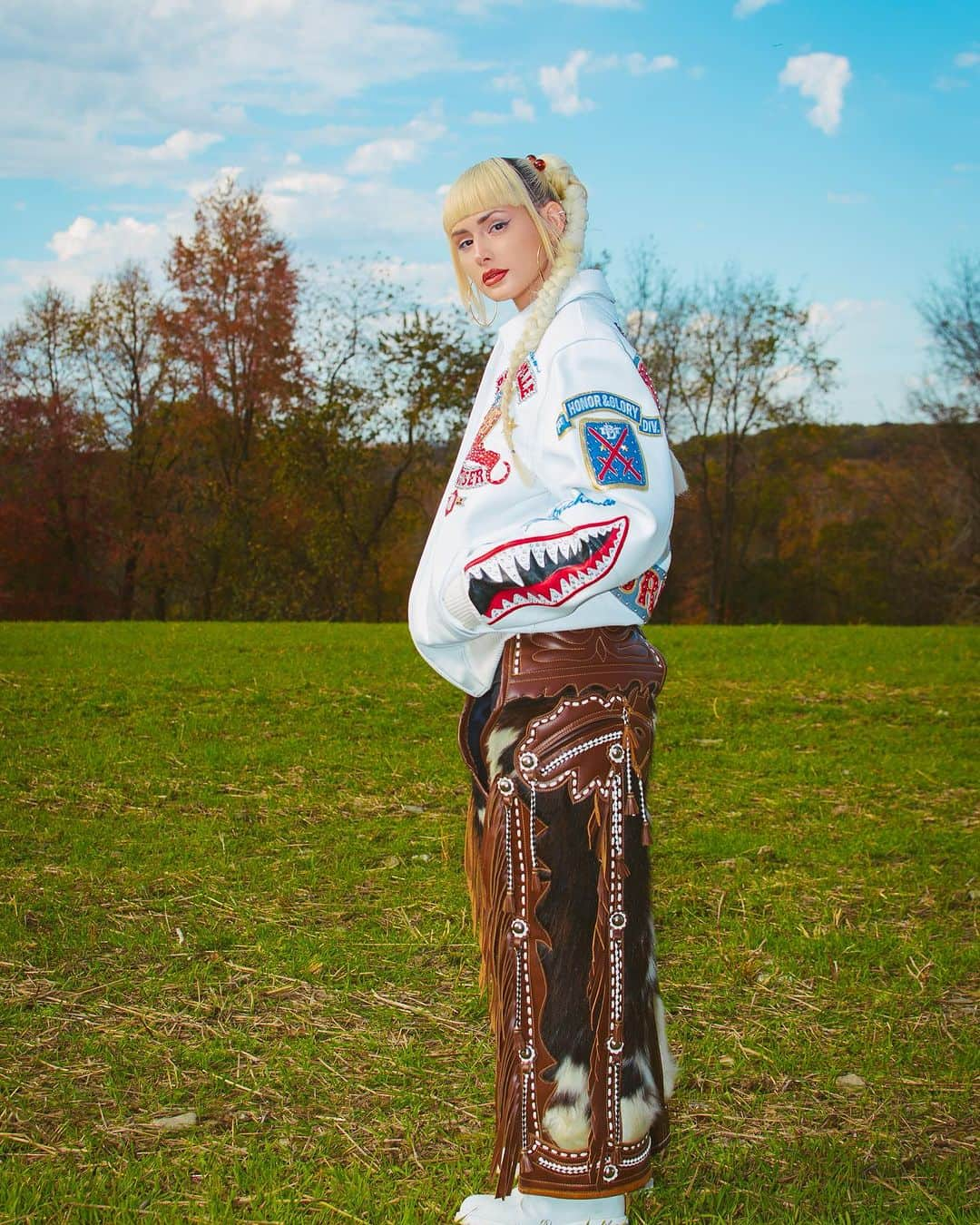 ペレペレのインスタグラム：「@Annaliseazadian Brings her vision to life in our Iconic All American Bruiser 😤🔥 #PellePelle」