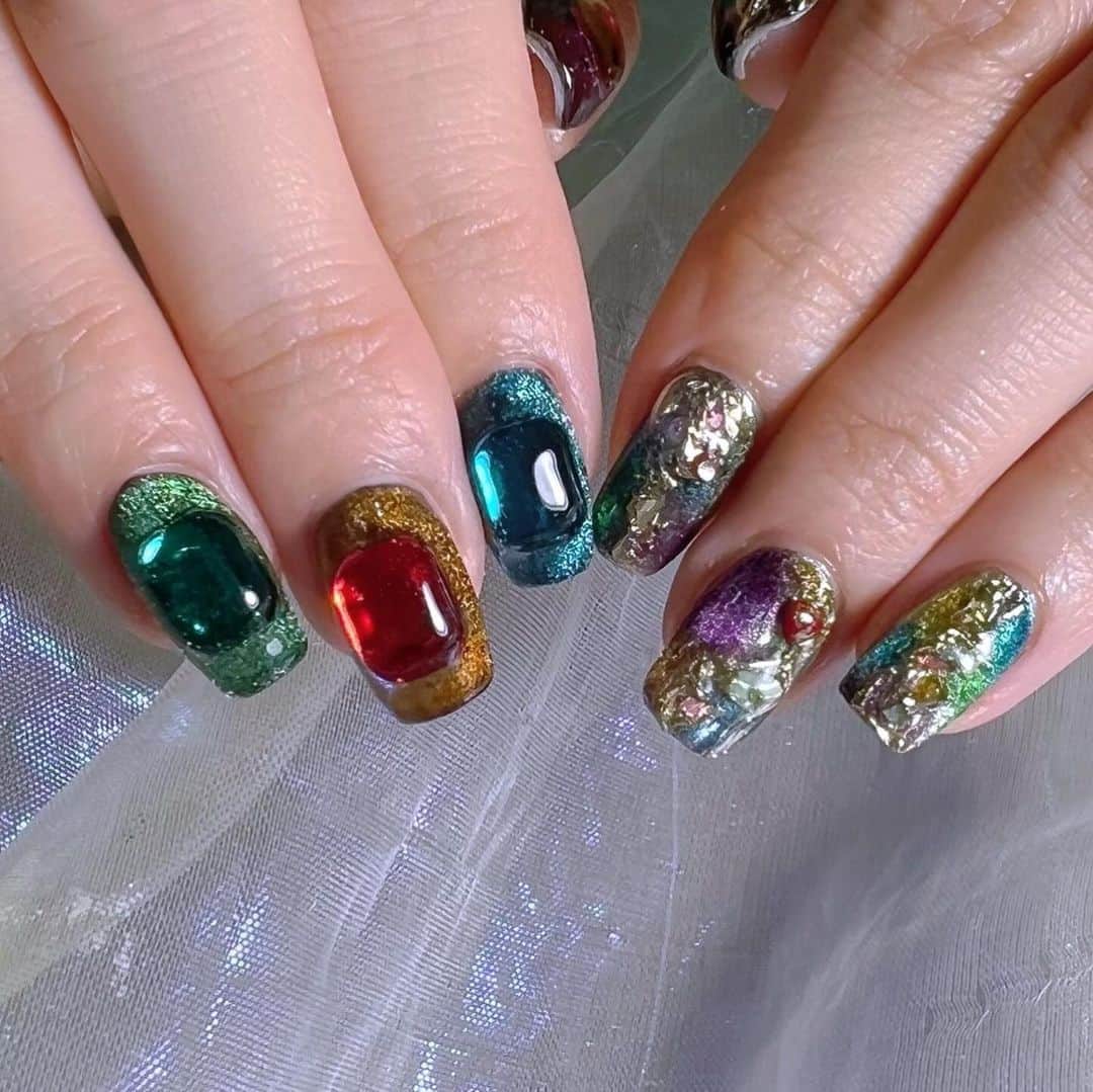 なかやまちえこのインスタグラム：「𝔄𝔰𝔶𝔪𝔪𝔢𝔱𝔯𝔶.⠀ ⠀ @risa_risa_risadayo さん⠀ デザインイメージお伝えいただいて❕⠀ @aby_sharenail #nail #nails #nailart #ネイル #美甲 #ネイルアート  #japanesenailart #manucure #japanesenails #manicurist #gelnails #أظافر #네일아트 #미용  #เพ้นท์เล็บ #artedeuñas #เพ้นท์เล็บเจล #ジェルネイルデザイン #ネイルデザイン #nagelkunst #ニュアンスネイル #アシメネイル @pregel.jp @emena_nail.official #pr」