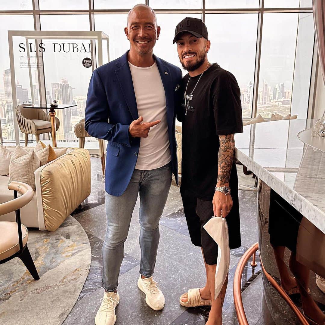 アレックス・ニコラオ・テレスのインスタグラム：「Thank you very much @spencer__dxb for the incredible stay in @slsdubai 🫡💪🏾👏🏽」