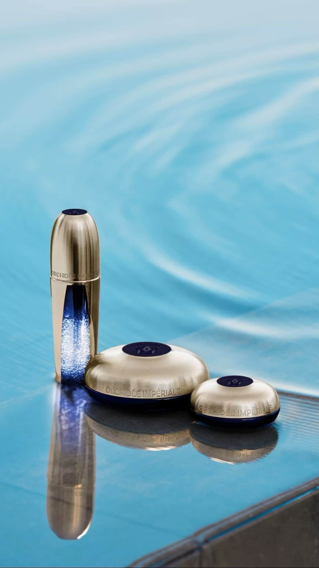 ゲランのインスタグラム：「Inspired by the natural wonders of the Athenian Riviera, Guerlain Spa at One&Only Aesthesis explores the treasures of nature. Powered by the extraordinary efficacy of the Orchidée Impériale collection, indulge in the highly regenerating, highly redensifying Imperial Age Reverse program. A complete, high performance anti-aging treatment.  — @ooaesthesis #GuerlainSpa #GuerlainSkincare #Wellness #Skincare」
