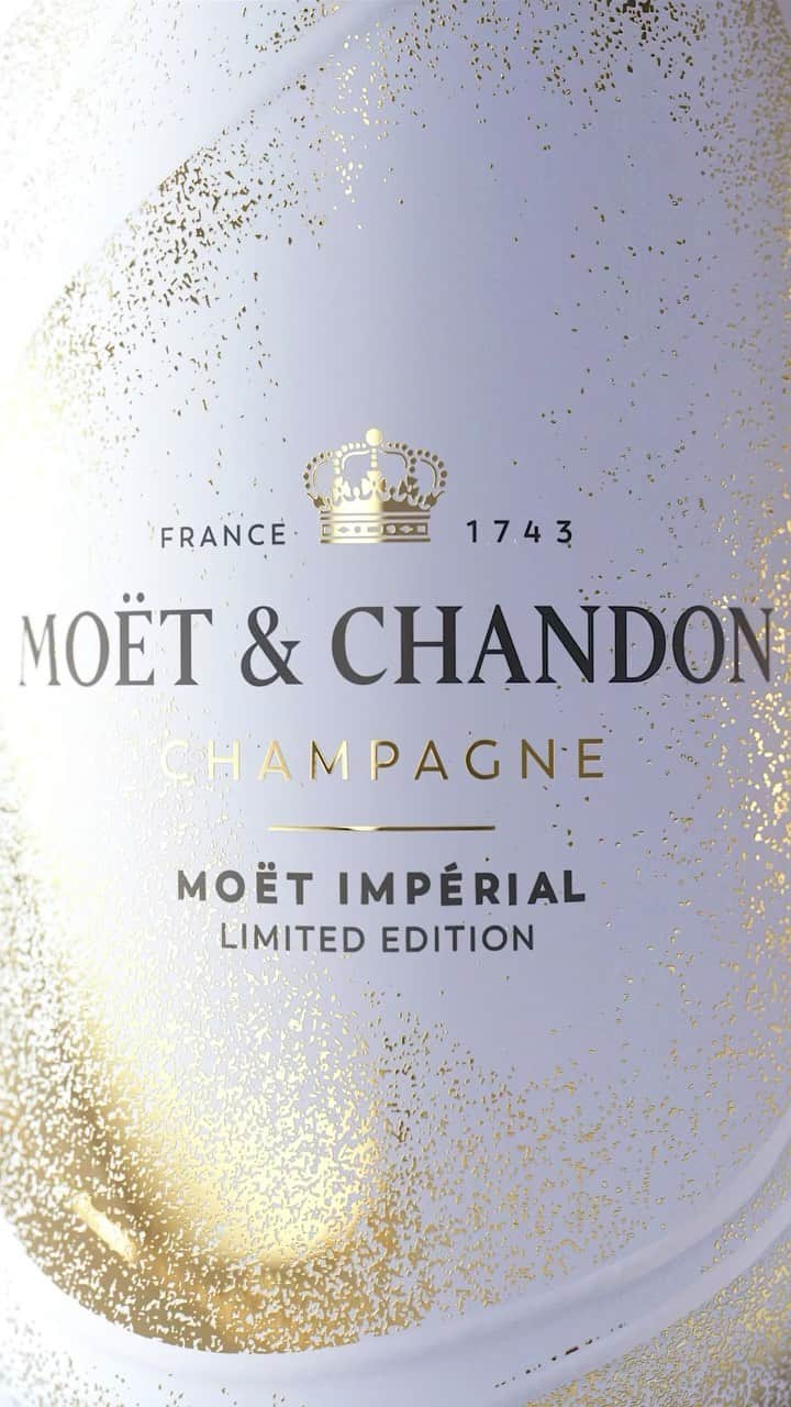 Moët & Chandon Officialのインスタグラム：「Moët & Chandon is pleased to bring you along on a mesmerizing journey to celebrate the festive season. These holidays, we present a Limited Edition bottle, designed to brighten the End of Year and to pay tribute to the Champagne region’s unique terroir.   Experience the magic of nature’s renewal with this special festive offer.   #ToastWithMoet #MoetImperial #MoetChandon  This material is not intended to be viewed by persons under the legal alcohol drinking age or in countries with restrictions on advertising on alcoholic beverages. ENJOY MOËT RESPONSIBLY.」