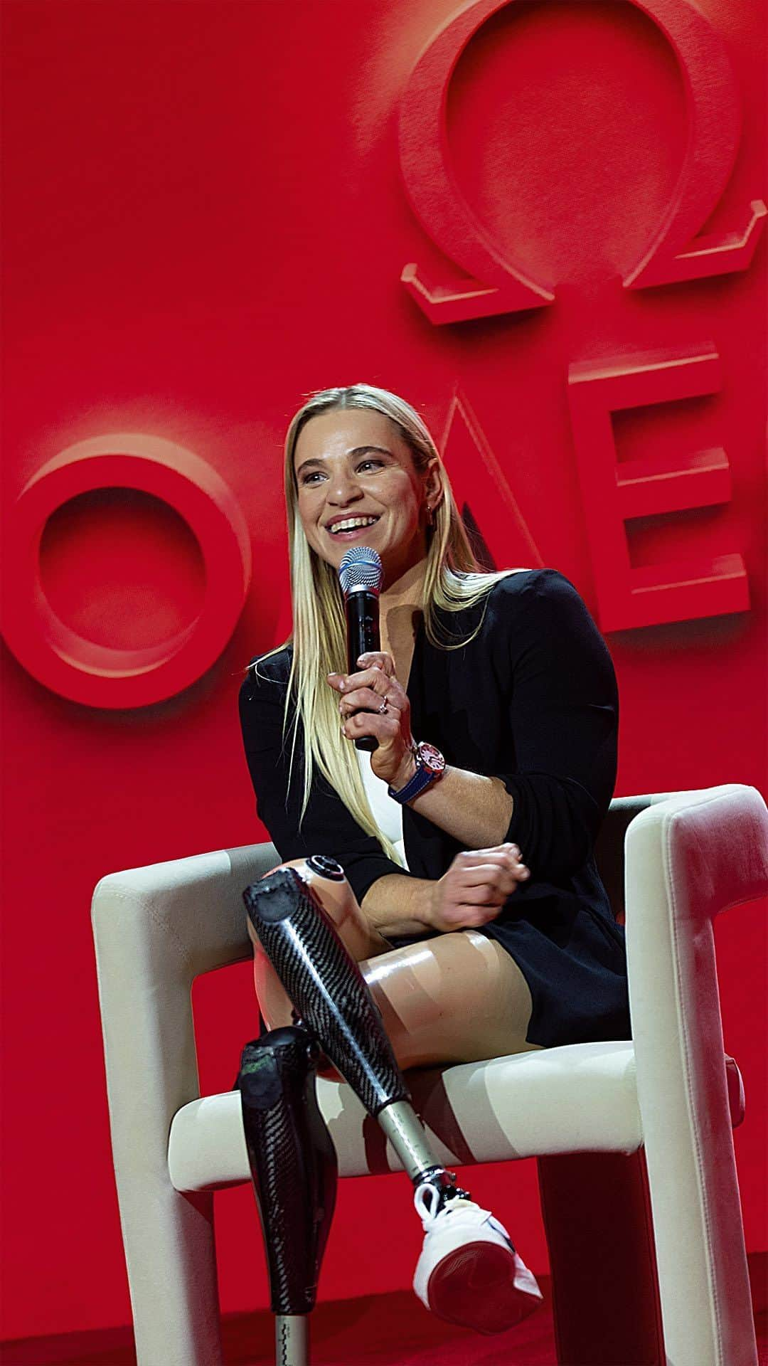 オメガのインスタグラム：「How does an athlete find motivation? Paralympian Oksana Masters reveals the power of words, during her visit to the Planet OMEGA exhibition in New York.  #OMEGA #OMEGAOfficialTimekeeper @oksanamasters」