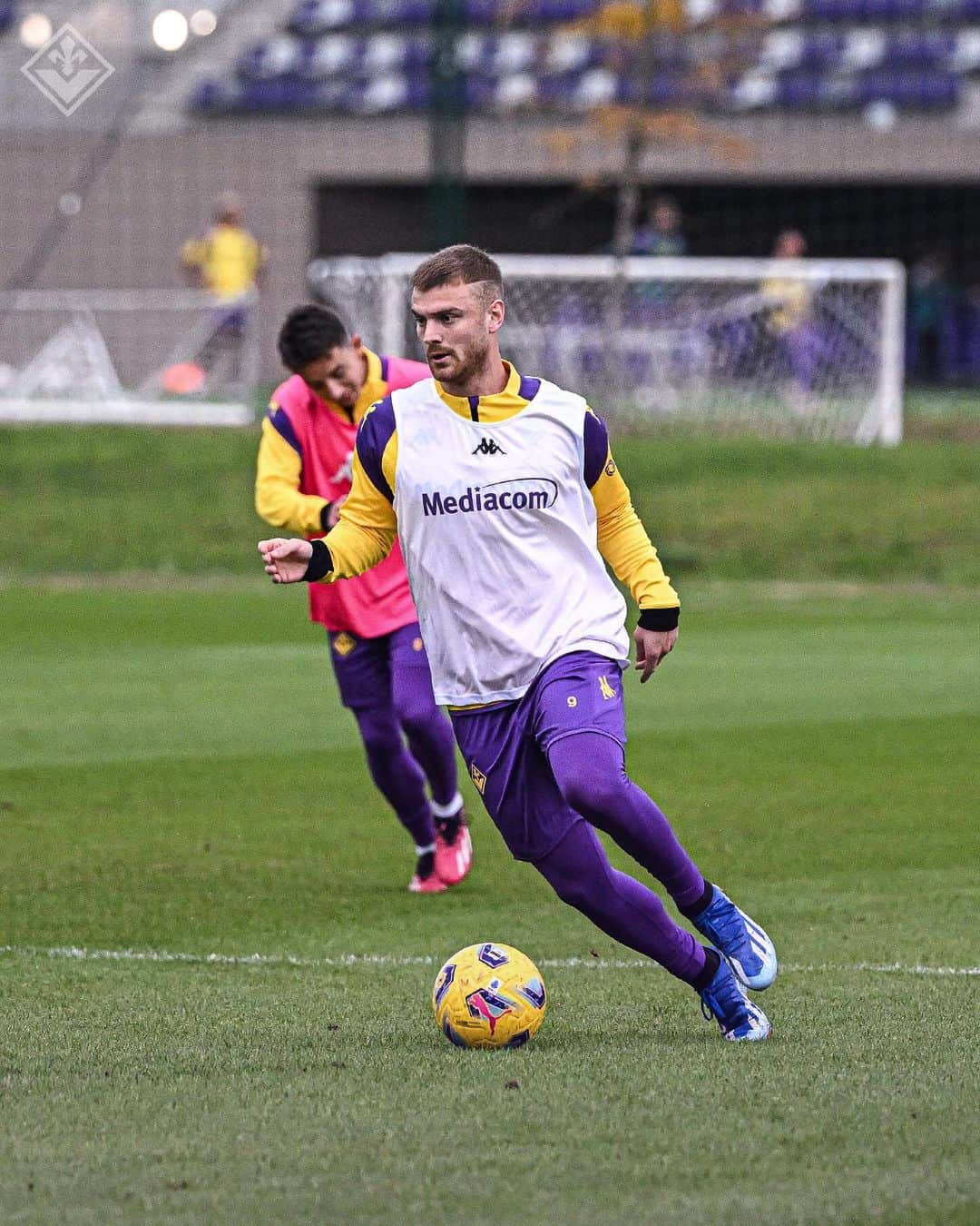 ACFフィオレンティーナさんのインスタグラム写真 - (ACFフィオレンティーナInstagram)「Training day💜⚜️  #forzaviola #fiorentina #violapark」11月17日 1時50分 - acffiorentina