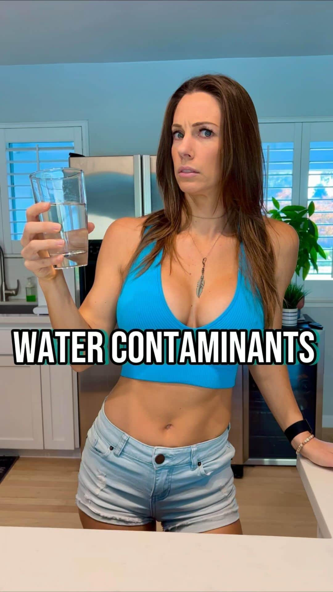 Janna Breslinのインスタグラム：「🚰💧Alarming findings! An EWG investigation revealed that 85% of the nation’s drinking water contains 316 contaminants, with over 60% lacking safety standards.  The outdated Safe Drinking Water Act hasn’t added a single regulated chemical since 2000, and the criteria for determining the potential harm of a chemical at specific levels have remained unchanged since 1974. 😳 WHAT?!  We are constantly exposed to compounds that we know are detrimental to us…🧪 The most concerning and known contaminants in our tap water include lead, mercury, chlorine, pharmaceuticals, herbicides, pesticides etc. And those are just the ones we know of… yikes.  🤒 After my cancer diagnosis in 2015, I researched everything & changed everything about my lifestyle. But when I did the deep dives on what’s really going on out there, I found some pretty ugly stuff.  🚿 We can filter our drinking water as much as we want, and that’s better than nothing of course, but I get concerned about what we’re showering in too… because our skin absorbs 60-70% of what we we expose it too.  We are surrounded and bombarded! This is a huge reason why I opt for healthy skin products, like my homemade Tallow Balm 🥩🧴and avoid perfumes & chemical laden beauty products.  Stay safe out there, friends!!  #EarnYourFreedom #WaterQuality #GTFOutside #TapWater」
