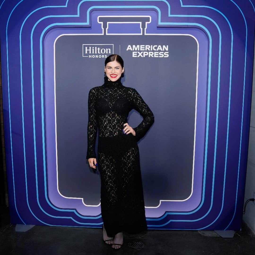 アレクサンドラ・ダダリオのインスタグラム：「I was so excited to join @HiltonHonors and @AmericanExpress in NYC last week to celebrate the newly enhanced Hilton Honors American Express Cards!      #AmexAmbassador #HiltonAmex #HiltonHonorsPartner #ad」