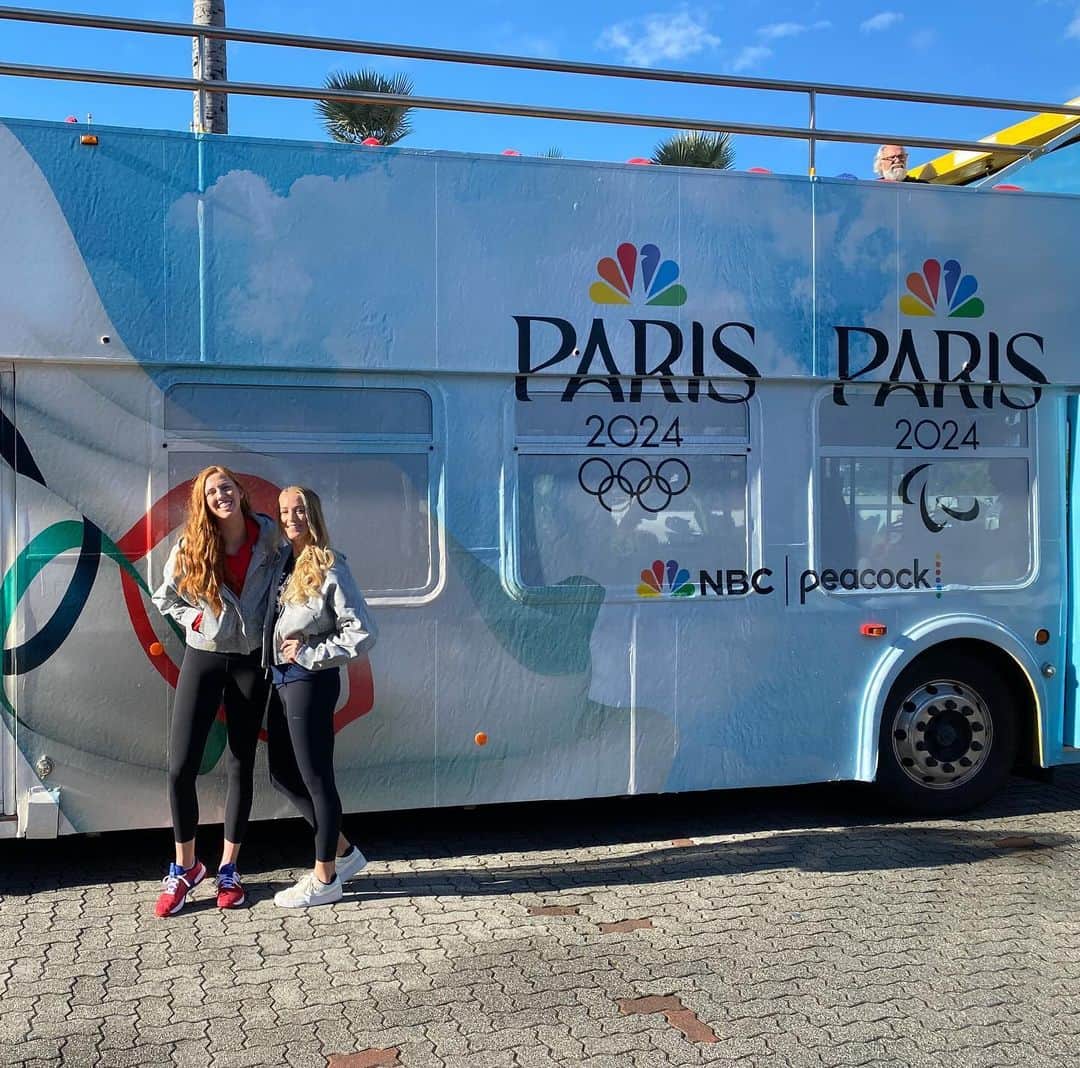 のインスタグラム：「Welcome to The Universal Shoot @unistudios! Kelly and Sara have their game faces ready for @teamusa and a day of photo shoots and interviews with @nbc @parisolympics @nbcsports. Up first for them was an interview @todayshow」