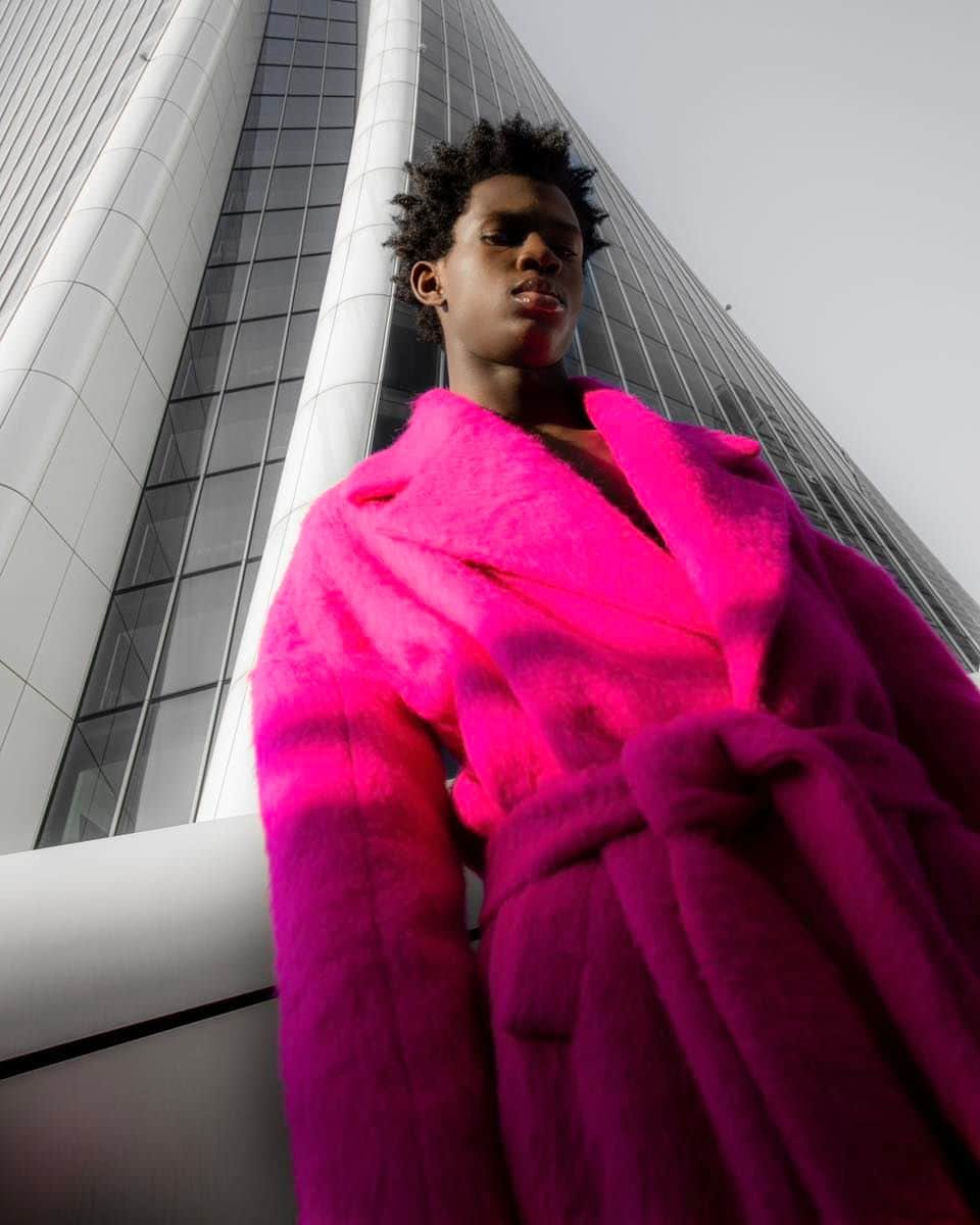 ビブロスのインスタグラム：「Byblos “DNA” Maxi Coat.  By emphasizing the spiral of the DNA in the FW23 Collection, Byblos conveys a sense of vivacity and dynamism expressed throughout a wide range of explosive colors, including fuchsia.  Discover the whole FW23 Collection on byblosbrand.com  #ByblosOfficial #ByblosFW23 #ManuelFacchini #FW23」