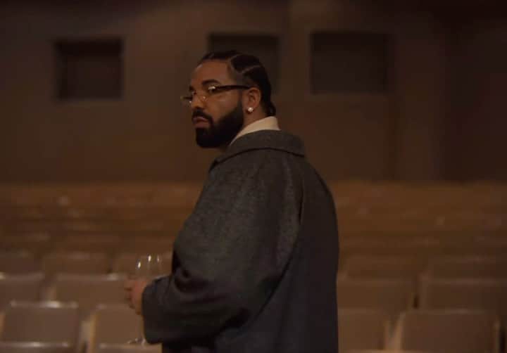 のインスタグラム：「It’s pure it’s real and it’s MORE CHUNE PON YOUR HEAD TOP!  @champagnepapi keep inspiring , IM INSPIRED !」