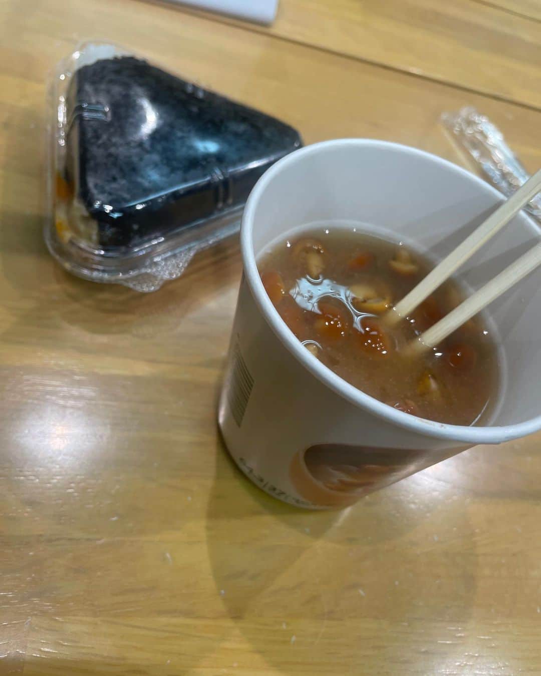 玉袋筋太郎のインスタグラム：「今日のおにぎり ネギトロ 卵黄醤油漬け たみゃらん こんが」