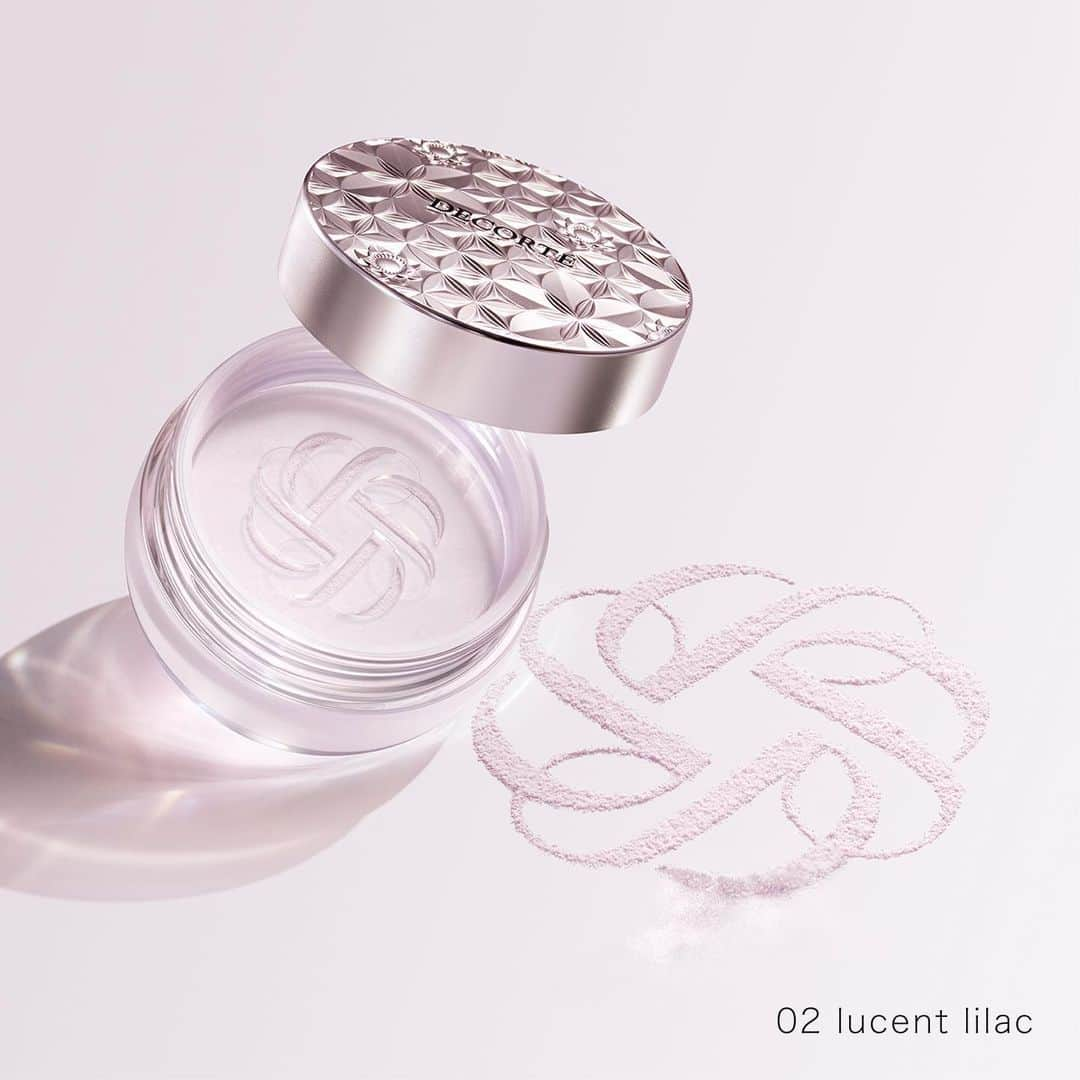 DECORTÉさんのインスタグラム写真 - (DECORTÉInstagram)「New face powder with 5 textures and 9 types.   02 lucent lilac has a semi-glossy texture.  A sheer lavender tone reduces the dullness of the skin and gives it a translucent look.  5質感・9種の新しいフェイスパウダー。  02 lucent lilacは、セミツヤ質感。 肌のくすみを目立たなくさせて、透明感を与えるシアーラベンダートーンです。  1月16日発売　新商品 ルースパウダー　9種  #コスメデコルテ #decorte #ルースパウダー #フェイスパウダー #ベースメイクアップ #ベースメイク#透明感 #素肌感 #毛穴レス  #facepowder #makeup #cosmetics #beauty #jbeauty」11月18日 18時00分 - decorte_official