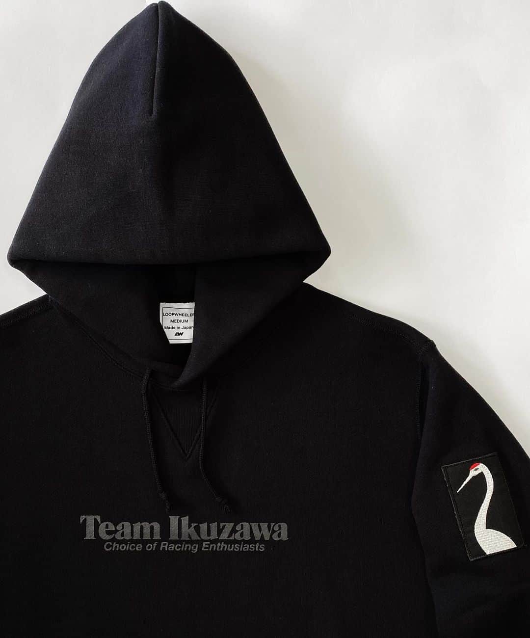 ループウィラーさんのインスタグラム写真 - (ループウィラーInstagram)「. 「LOOPWHEELER for Team Ikuzawa」 本日よりLOOPWHEELER for Team  Ikuzawa 3型を発売致します。 3型目はLOOPWHEELER for Team  Ikuzawa プルオーバーフーディになります。 素材はLWベーシック丸胴30/6吊り裏毛を使用しています。 パターンはLW05をベースにしております。 カラーはグレーメランジとブラックの2カラー展開となります。 サイズはS〜XXLまでの5サイズ展開で販売価格は35,200円(税込)となります。  是非3型併せてご覧ください。  The third model is the LOOPWHEELER for Team Ikuzawa Pullover Hoodie. We use LW Basic Tubular 30/6 hanging back fabric as the material.  This time, we are using the tubular body of our basic series, which is rarely used for items other than originals, as a mark of respect to Team Ikuzawa.  The pattern is based on LW05. It comes in two colors: Grey Melange and Black. Sizes range from S to XXL, and the selling price is 35,200 yen (tax included).  Please take a look at all three models.  The pattern is based on LW05. It comes in two colors: Grey Melange and Black. Sizes range from S to XXL, and the selling price is 35,200 yen (tax included).  Please take a look at all three models.  #teamikuzawa #loopwheelersendagaya  #loopwheeler #tsuriami #sweat #ループウィラー千駄ヶ谷 #ループウィラー #吊り編み #スウェット」11月17日 12時12分 - loopwheeler_official