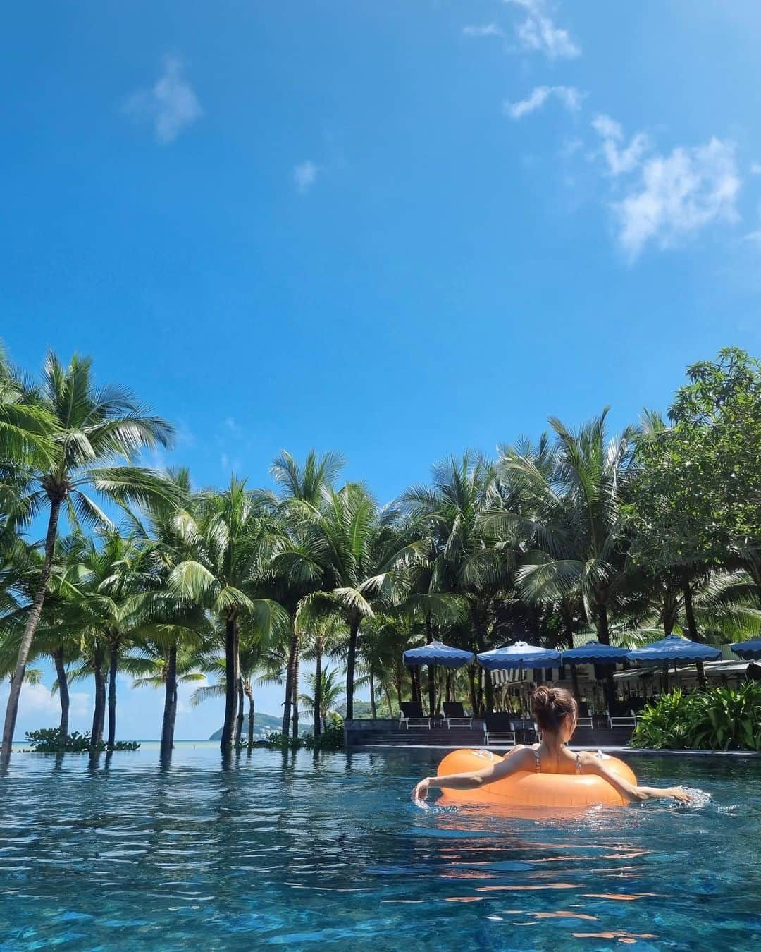 イ・セヨンさんのインスタグラム写真 - (イ・セヨンInstagram)「Loving the ocean vibe🏝️🐳」11月17日 12時16分 - seyoung_10