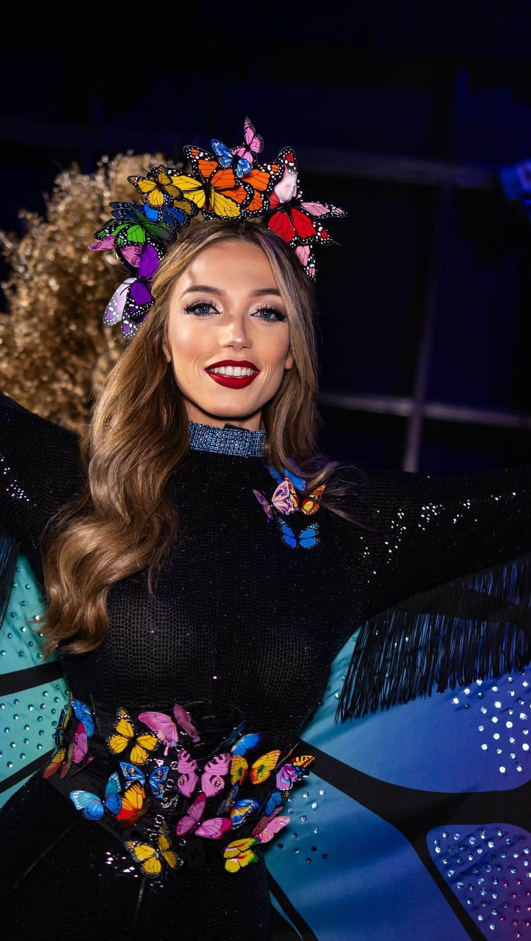 イリス・ミトゥネールのインスタグラム：「Nations United at the Miss Universe 72nd National Costume Show ✨🌏  #missuniverse2023 #missuniverse #72ndmisduniverse」