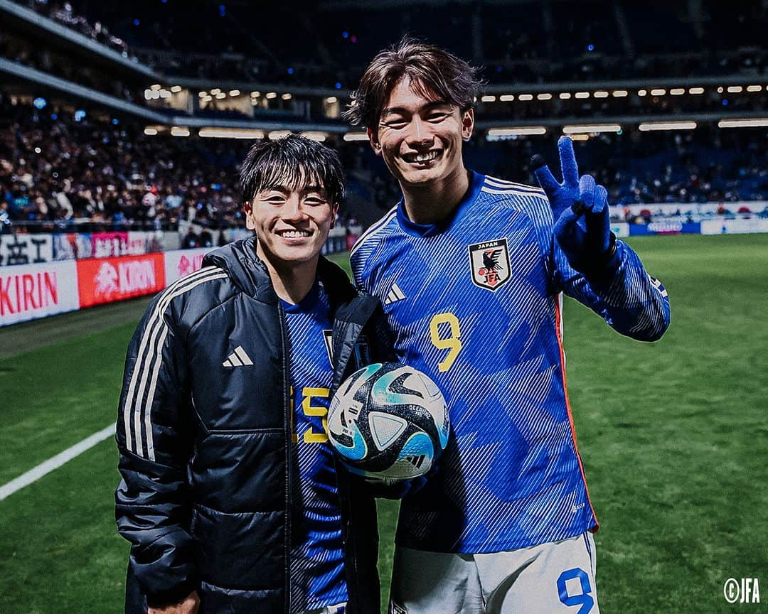 Ｊリーグのインスタグラム：「快勝で白星発進👏✨  FIFAワールドカップ2026アジア2次予選 初戦に勝利した日本代表の試合後のオフショットをお届け🇯🇵📸  日本代表は次節、日本時間11月21日にアウェイでシリアと対戦します🔥  #上田綺世 #相馬勇紀 #谷口彰悟 #堂安律 #南野拓実 #毎熊晟矢 #中山雄太 #菅原由勢 #久保建英 #守田英正 #大迫敬介 #前川黛也 #町田浩樹   #サッカー日本代表 #daihyo #日本代表  #Jリーグ #jleague #サッカー #soccer #football #J30」