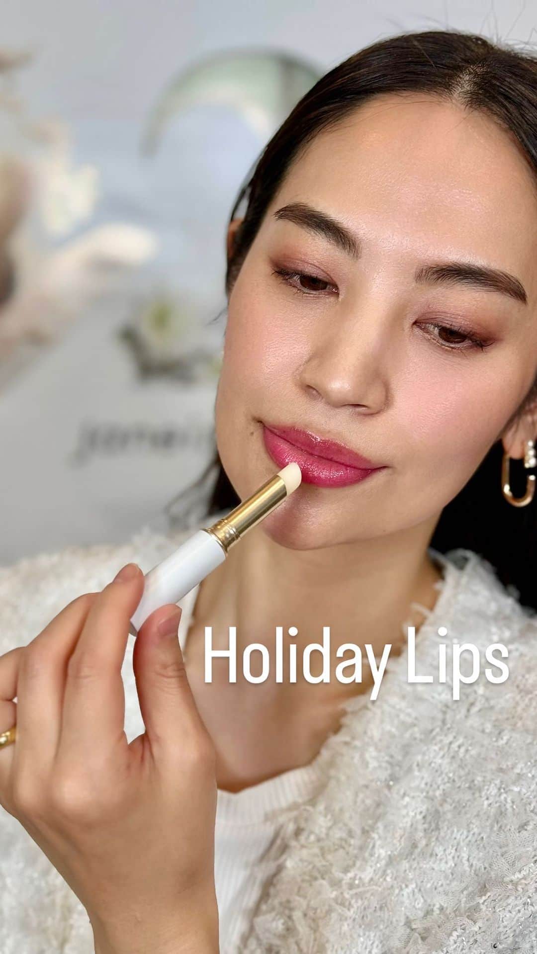 ジェーン・アイルデールのインスタグラム：「【LIVE】💄various lip make up 👄 メイクアップアーティスト/アイブロウリストのAIKAさんが再登場 ジェーンを知り尽くしたAIKAさんだからお伝えができる、印象変わるワンステップのご紹介してくださいました。 AIKAさんありがとうございます✨」