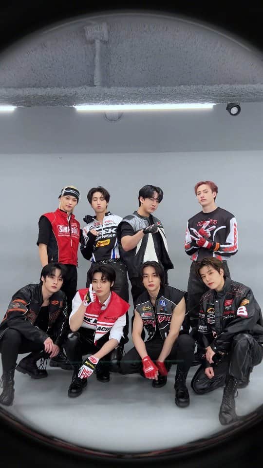 Stray Kidsのインスタグラム：「Un, deux, trois, GO! 🏁  #StrayKids #스트레이키즈 #樂_STAR #ROCK_STAR #락 #樂 #LALALALA #MEGAVERSE  #StrayKidsComeback #YouMakeStrayKidsStay」