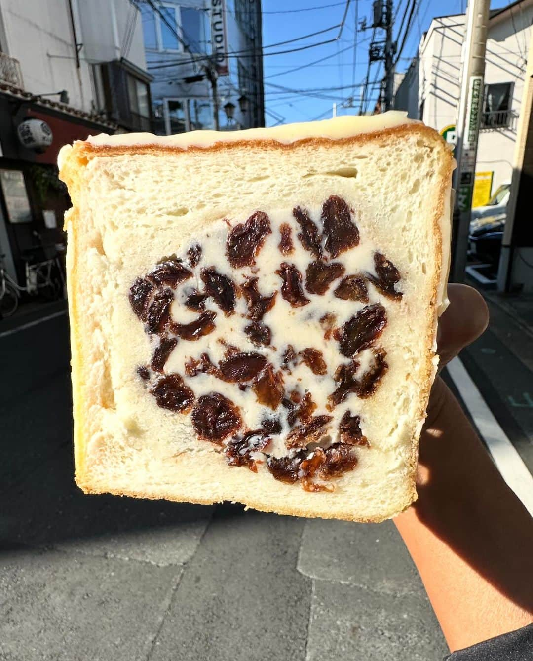 Coffee & Toast Tokyoさんのインスタグラム写真 - (Coffee & Toast TokyoInstagram)「レーズン!レーズン!バタークリームぱん‼︎ 💜💜💜💜💜💜💜💜💜💜  “What is the definition of a good raisin butter? Is should start and end with a smile.”  たっぷりのラムレーズンをバタークリームで！  バターのコクと芳醇な香りのラムレーズンの味わい、たまらんです😋😋😋  . . . . . #レーズンレーズンバタークリームぱん #ラムレーズン  #レーズンバター  #raisin  #butter  #raisinbutter   #三軒茶屋ランチ  #世田谷線カフェ  #パンスタグラム  #東京カフェ  #三軒茶屋カフェ #三軒茶屋  #パン #三茶カフェ  #三茶 #田園都市線カフェ #コーヒーアンドトースト  #coffeeandtoast #foodie  #foodiegram #chocolategram #grapes  #ぶどう #🍇」11月17日 13時20分 - coffeetoast2