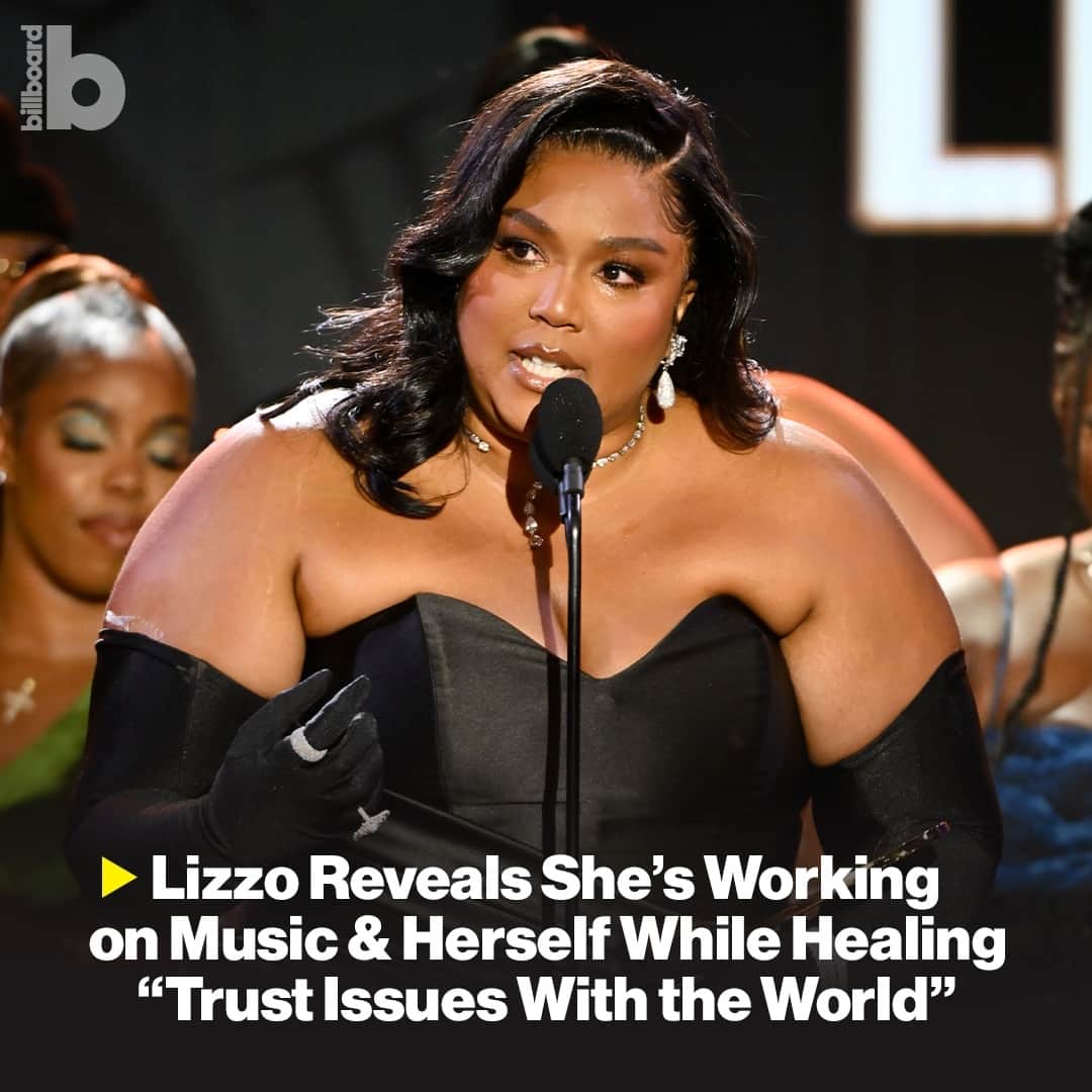 Billboardさんのインスタグラム写真 - (BillboardInstagram)「Lizzo took a moment to open up about on her mental health, new music, her "trust issues with the world" and more.⁠ ⁠ Read the update, amid the sexual harassment suit filed against her earlier this year by a group of ex backup dancers, at the link in bio.」11月17日 4時40分 - billboard