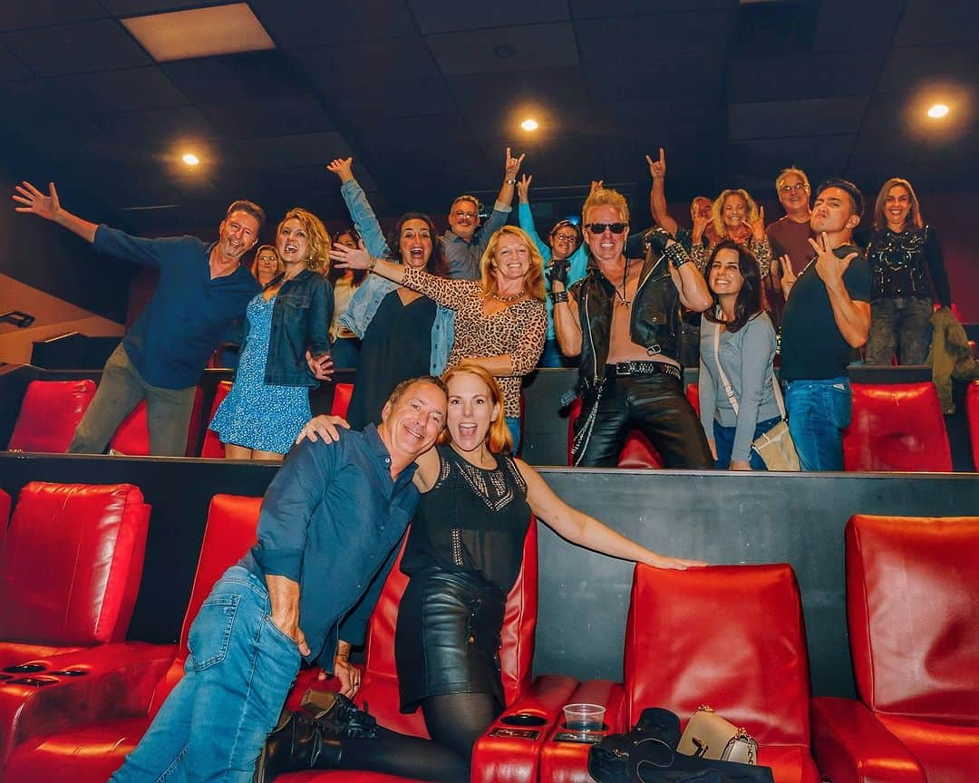 ビリー・アイドルのインスタグラム：「✊🏼So great to see fans out last night enjoying State Line, including this crew in Tampa, FL! Additional screenings will happen across the U.S. this Sunday! 📸: Yvonne Gougelet」