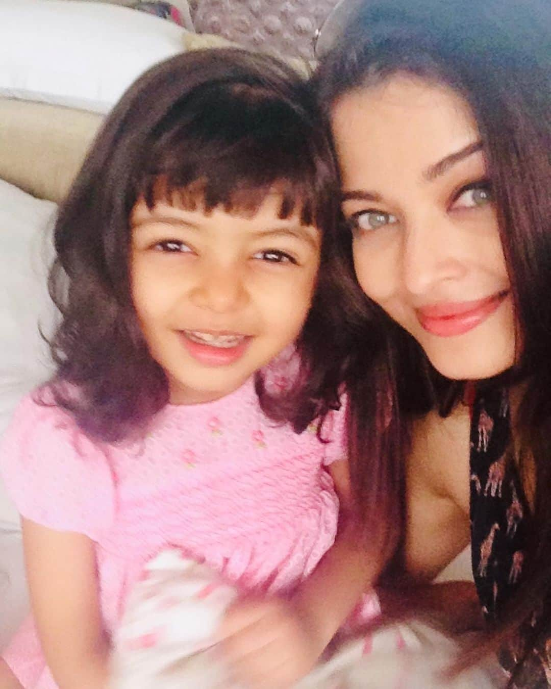 アイシュワリヤー・ラーイさんのインスタグラム写真 - (アイシュワリヤー・ラーイInstagram)「✨❤️I LOVE YOU infinitely, unconditionally, forever and beyond my darling Angel Aaradhya🥰💖😍You are the absolute love of my life… I breathe for you… my soul… HAPPY HAPPY HAPPIEST 12th BIRTHDAY 🥰😍😘🤗❤️💖💝🧿🌟🌈✨God Bless you always ALLWAYS❤️🧿🌟✨Thank you for being YOU… precious love… I love you the mostestestestestestestestestestestestest❣️You are the bestestestestestestestestestestestest❣️😍😘❤️💖💝🌟🧿🌈🍀✨❤️💖💝🧿✨」11月17日 4時58分 - aishwaryaraibachchan_arb