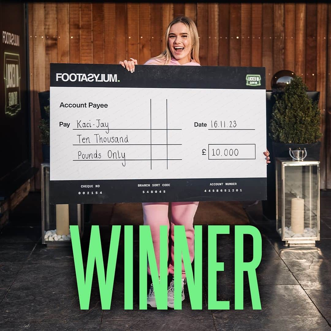 FOOTASYLUMさんのインスタグラム写真 - (FOOTASYLUMInstagram)「Introducing the first female WINNER of Locked In @kaci.jay 🏆 Show her some love in the comments below #lockedIn」11月17日 5時21分 - footasylum