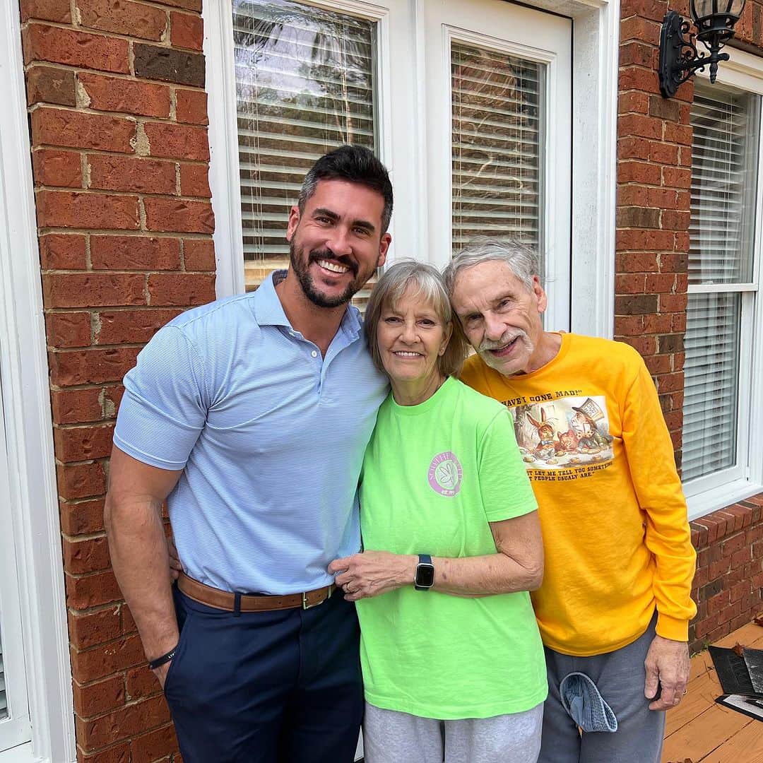 ジョッシュ・マレーのインスタグラム：「What an honor it was to be able to help my clients get their home Sold within 3 weeks of putting it on the market!  We had a hard deadline to get it closed due to some unfortunate circumstances and I am incredibly thankful for them putting their trust in me to get this deal done 🙏🏼 I was told this would be an impossible task, but God is good and he made miracles happen.  When you put in the work, anything is possible.  I’m so happy for this amazing family.❤️  • • • #realtor #realestate #rome #calhoun #bremen #douglasville #winston #grayson #alpharetta #buckhead #brookhaven #atlanta #johnscreek #midtownatlanta #sandysprings #roswell #milton #marietta #eastcobb #kennesaw #woodstock #dunwoody #suwanee #mableton #decatur #luxuryrealestate #georgia #georgiarealestate #atlantarealestate #atlantarealtor」