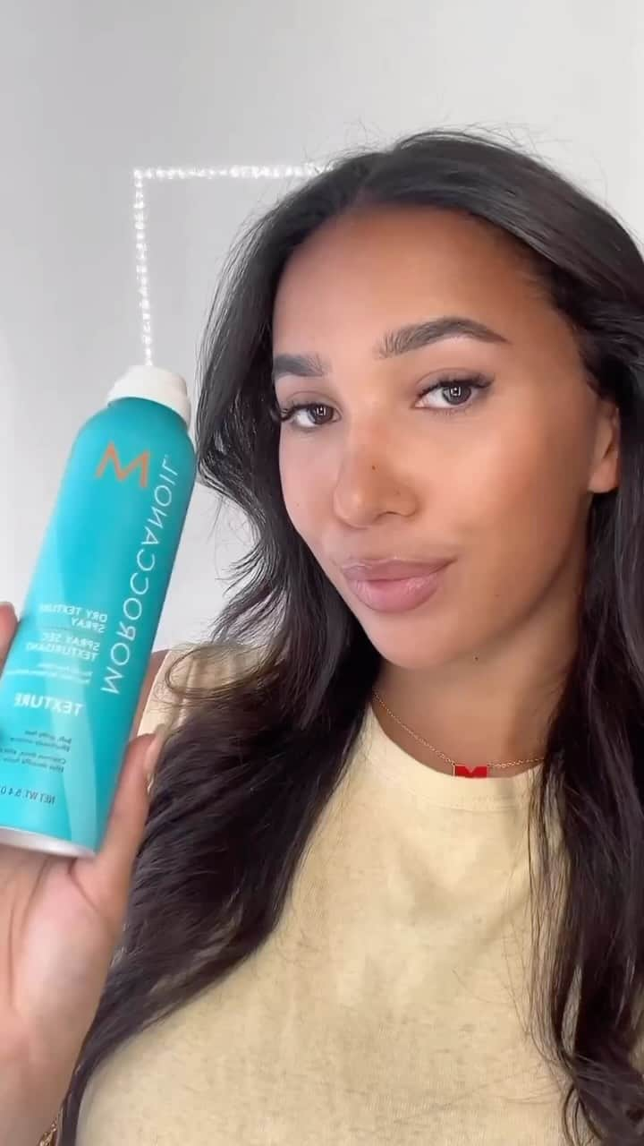 Moroccanoilのインスタグラム：「Looking to switch up your style? Try these stunning soft waves by @joellegullitc 🙌🏻 ⁠ To get the look, she uses:⁠ ✨ Perfect Defense⁠ ✨ Smart Styling Infrared Hair Dryer ⁠ ✨ Perfectly Polished Titanium Flat Iron⁠ ✨ Dry Texture Spray ⁠ ✨ Brumes Du Maroc」