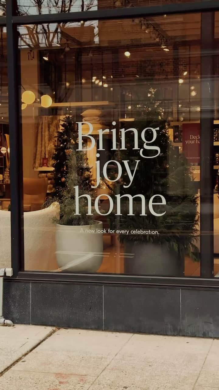 west elmのインスタグラム：「Our stores are all dressed up for the holidays! Check the link in bio to find your closest West Elm and bring joy home this season.」